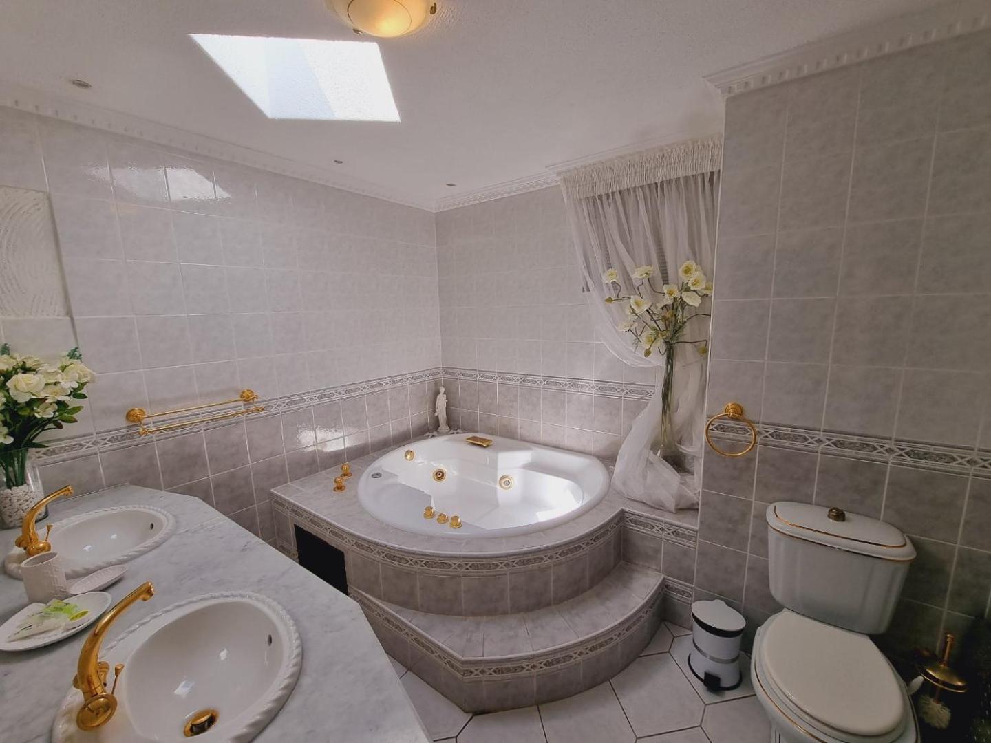 Penthouse Apartment - Photo 11