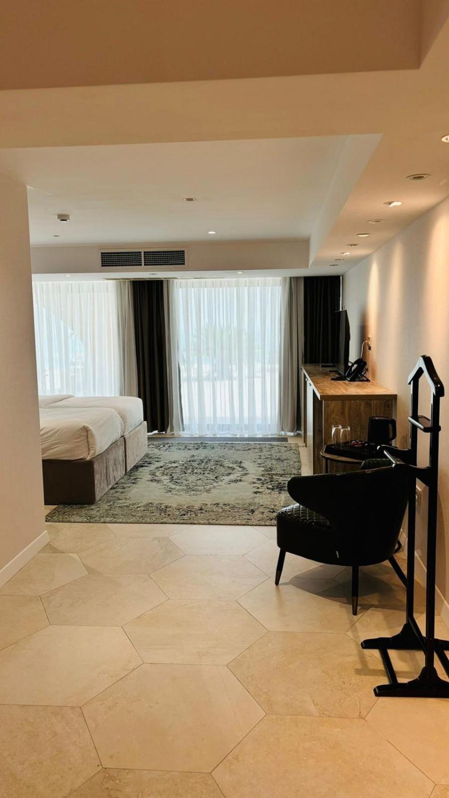 Twin Room with Pool View photo 1