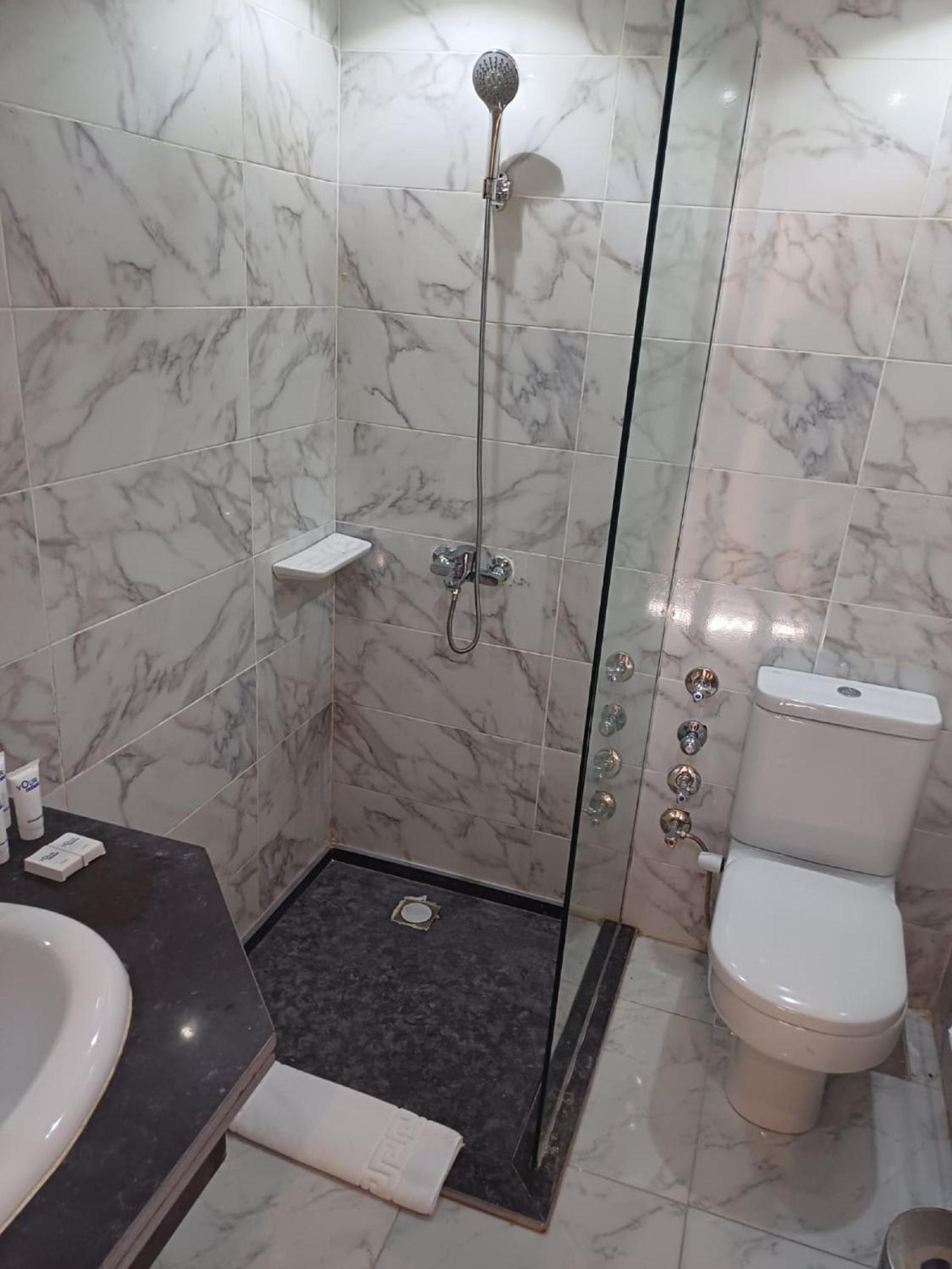 Deluxe Suite photo 3