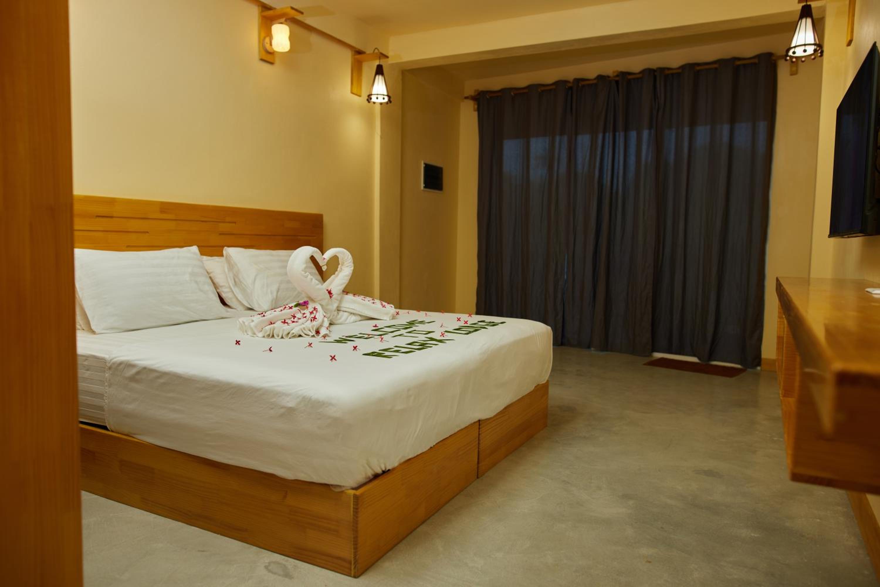 Double or Twin Room with Balcony photo 3