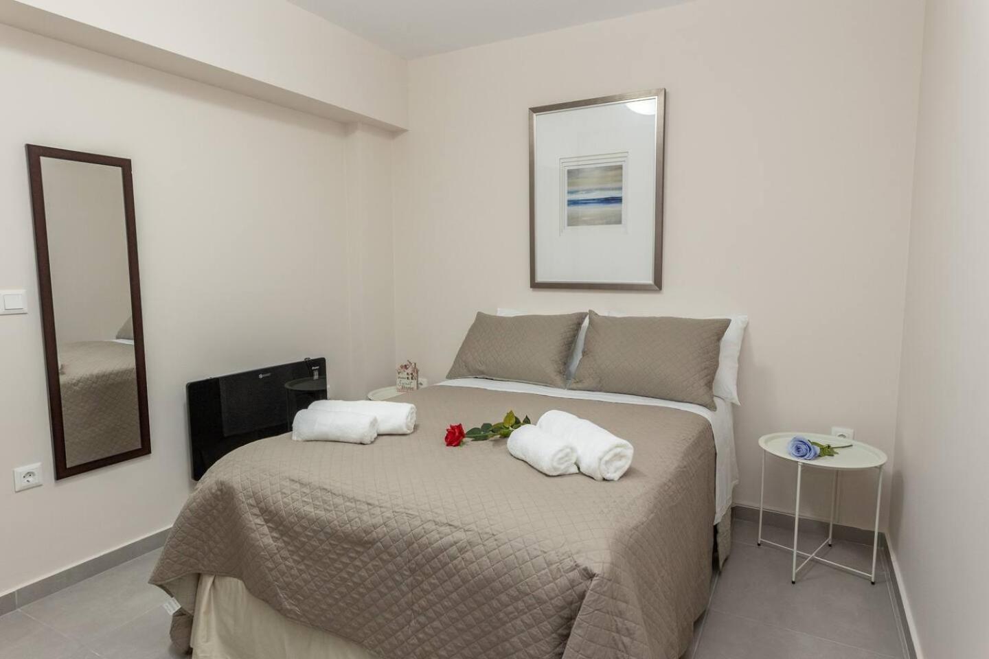 One-Bedroom House photo 1