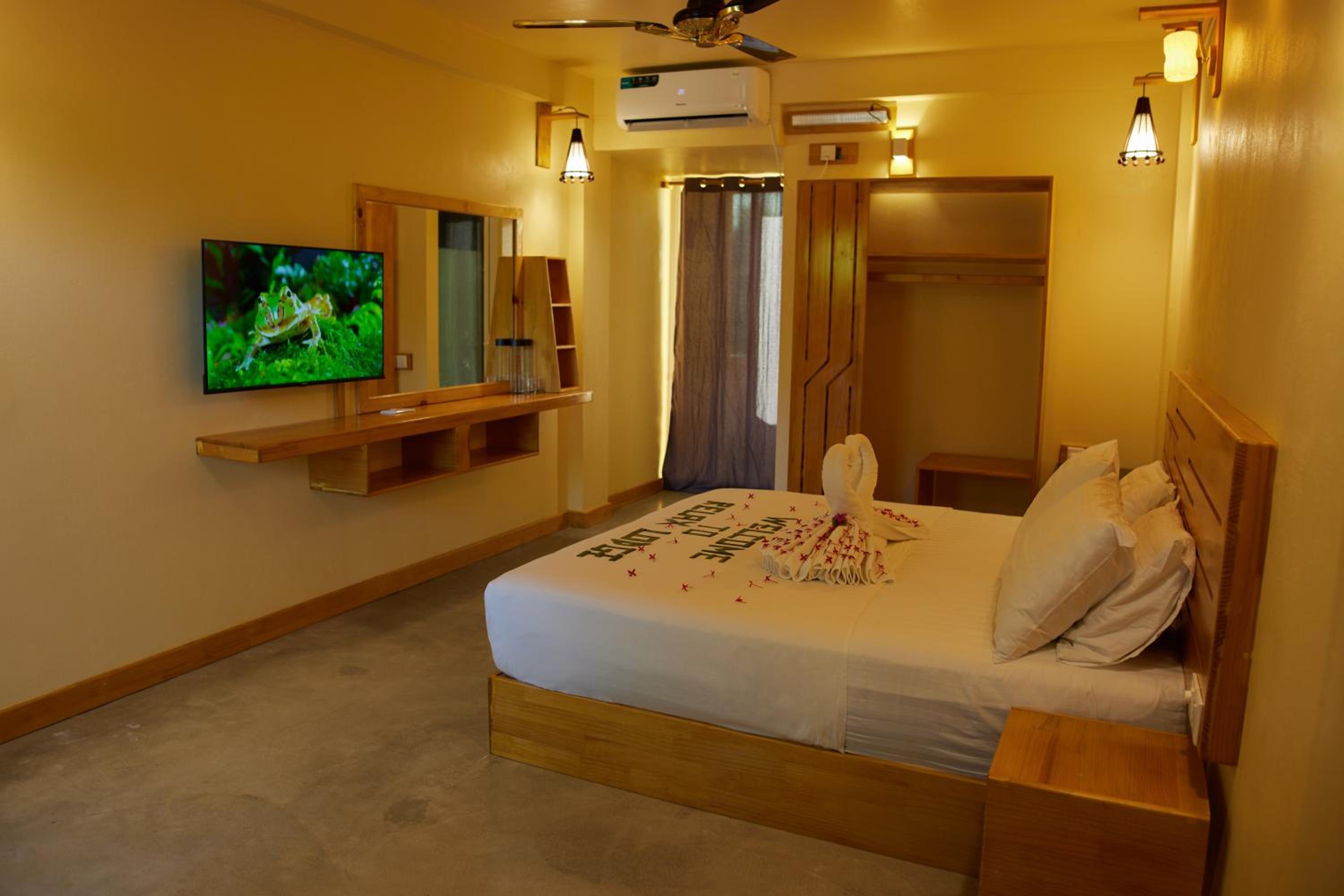 Deluxe Double or Twin Room with Balcony photo 3