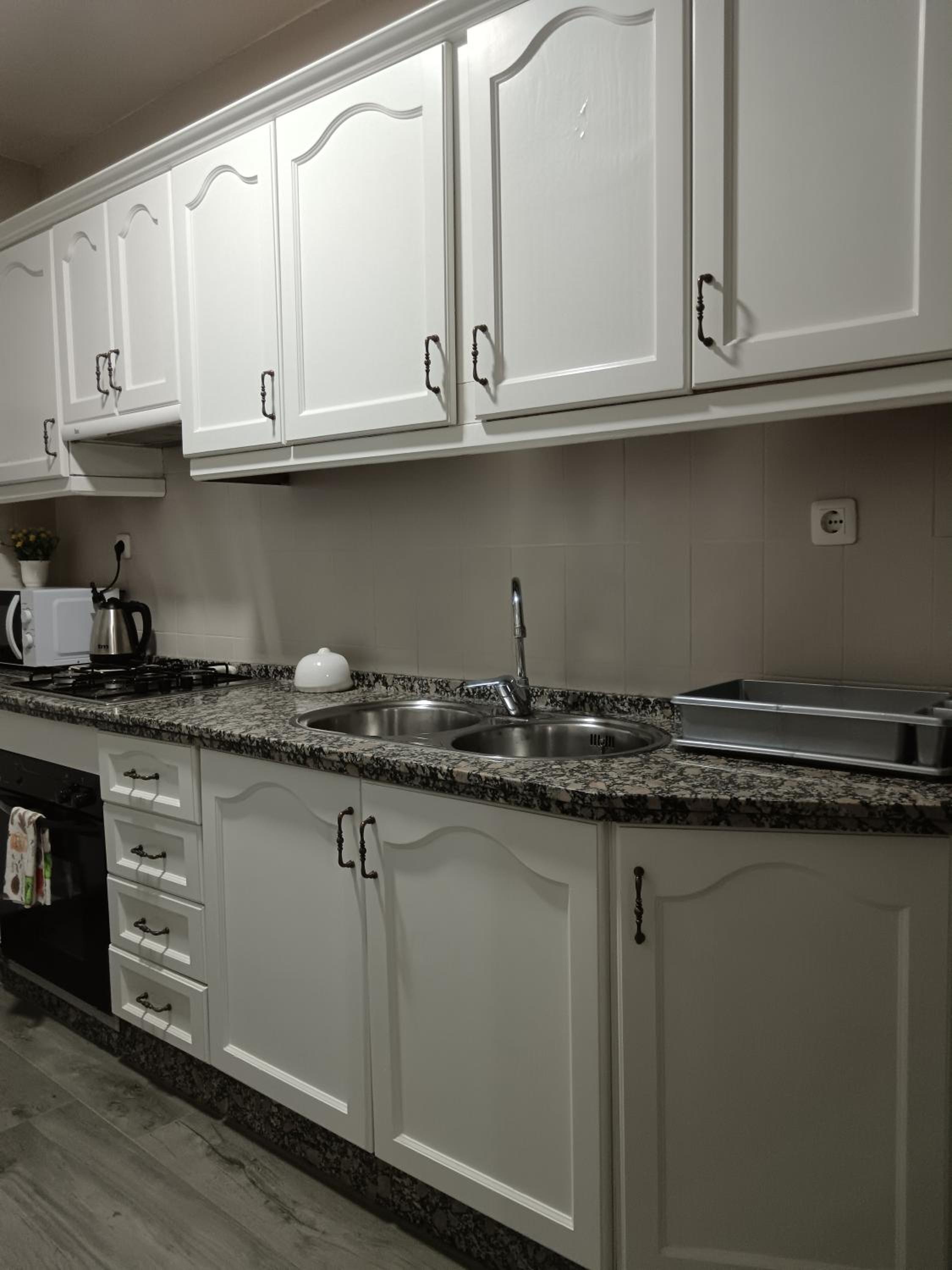 One-Bedroom Apartment - Photo 11