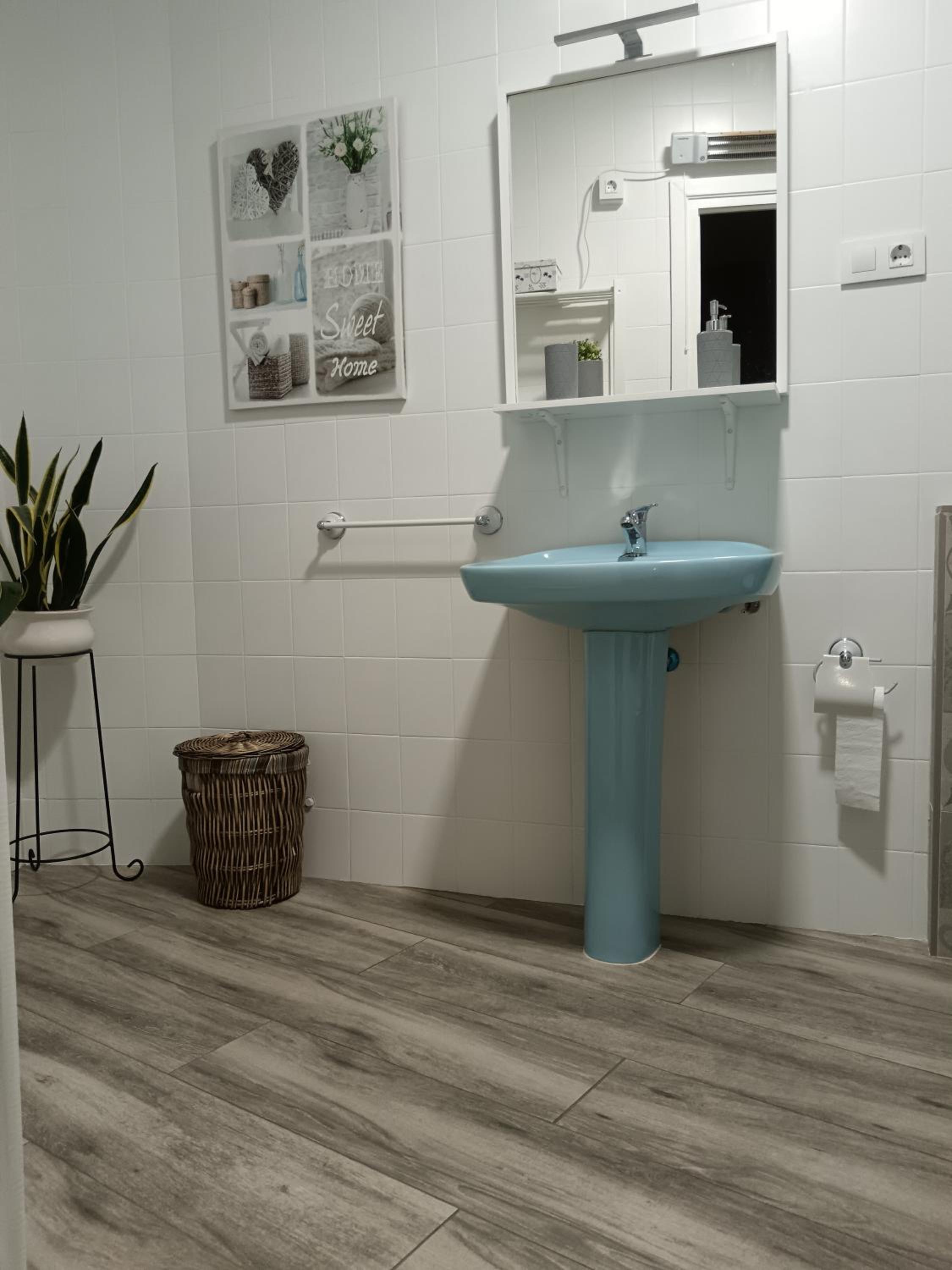 One-Bedroom Apartment - Photo 25