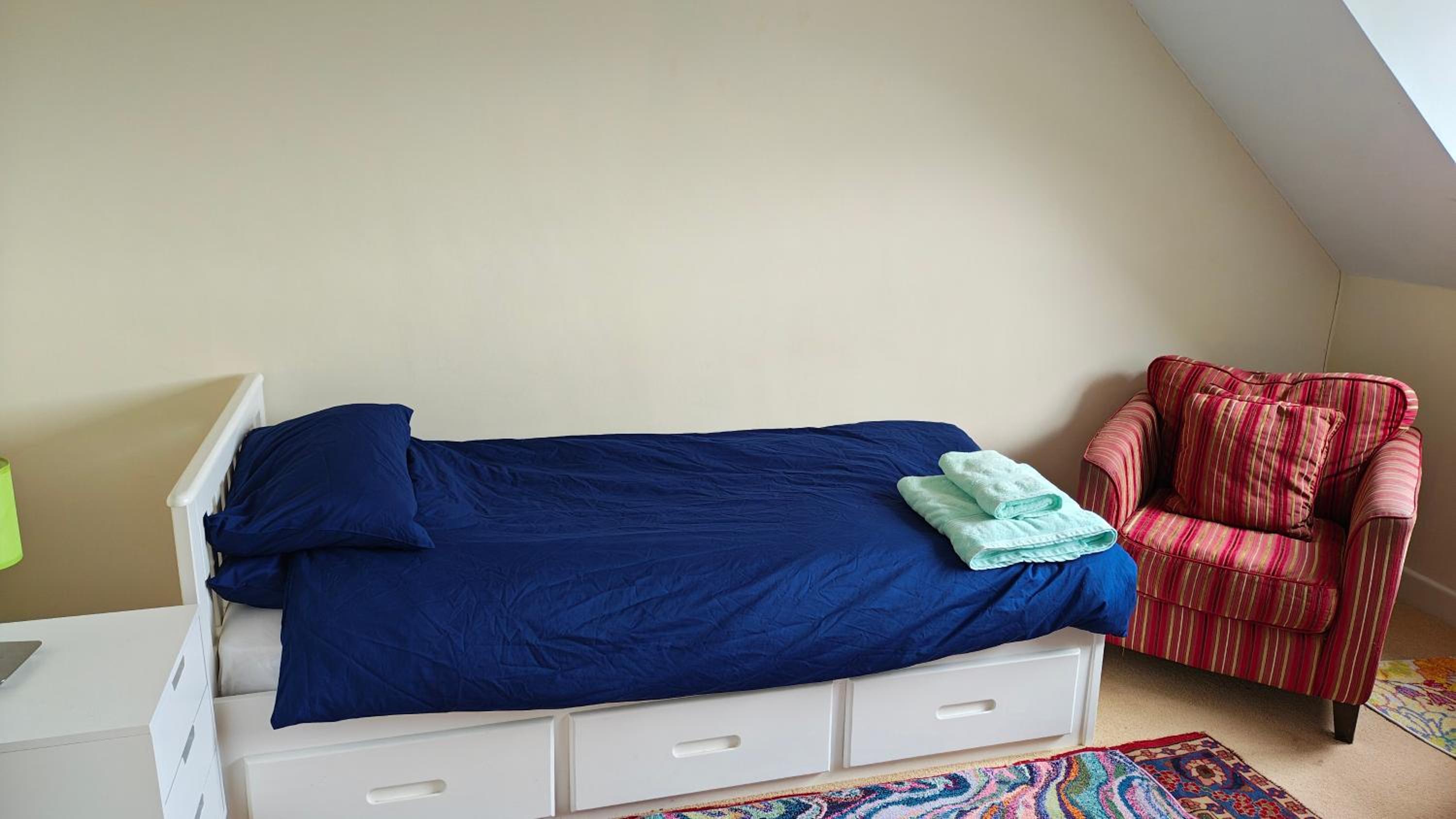 Spacious Single Room photo 3