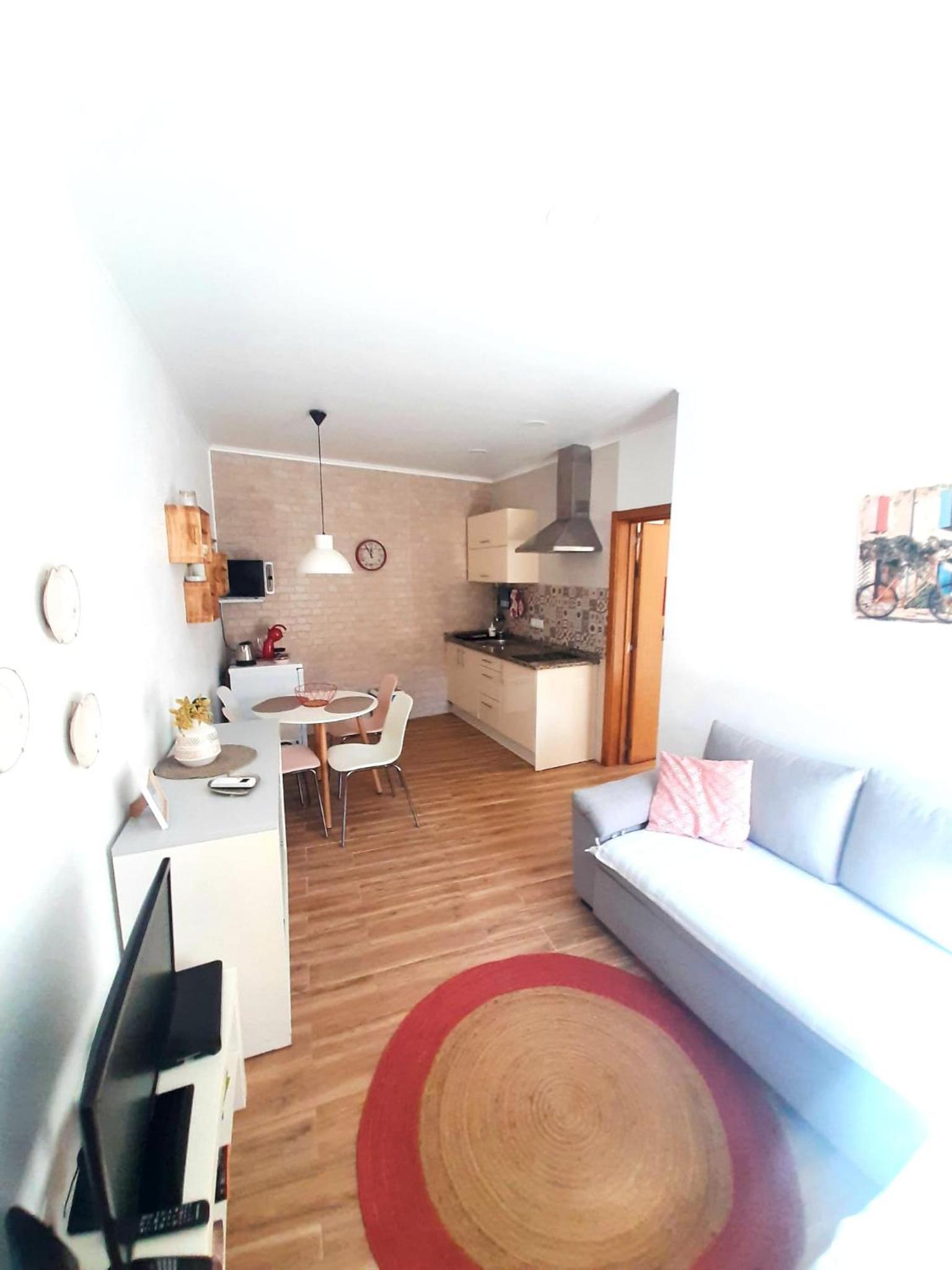 One-Bedroom House photo 1