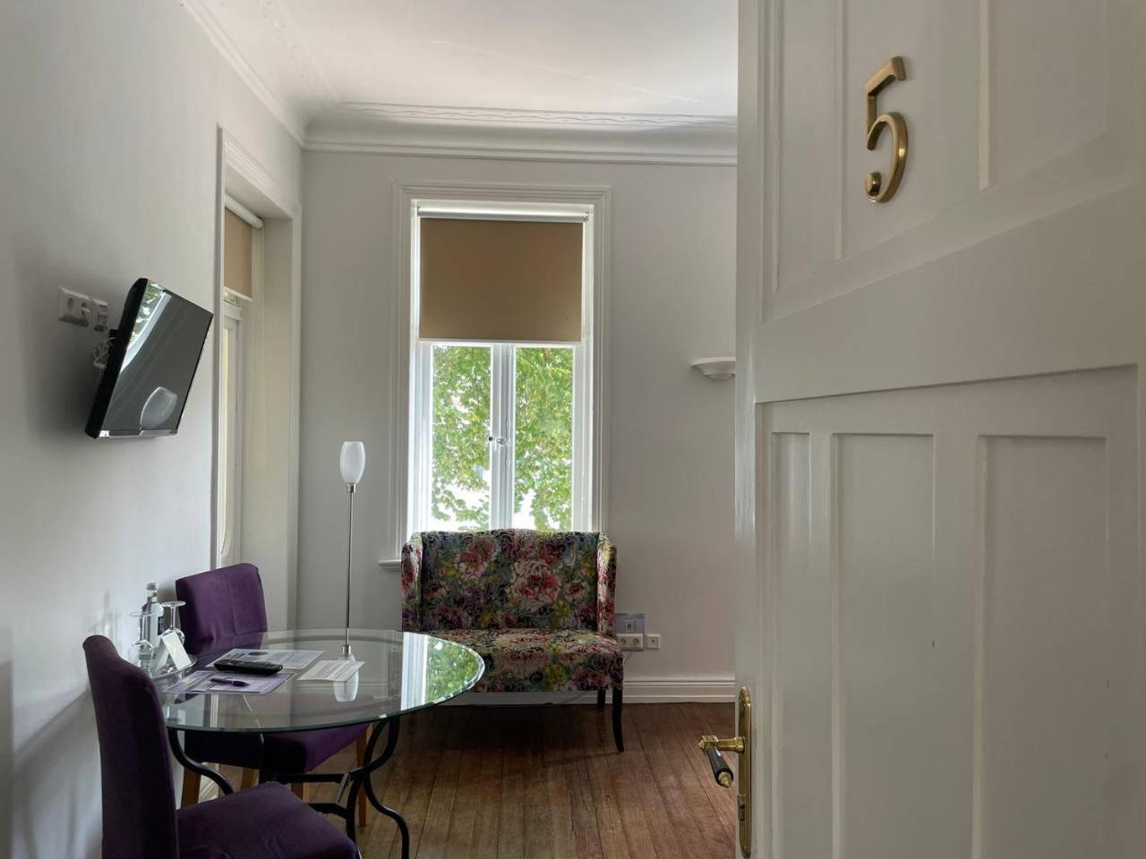 Double Room with Balcony photo 3