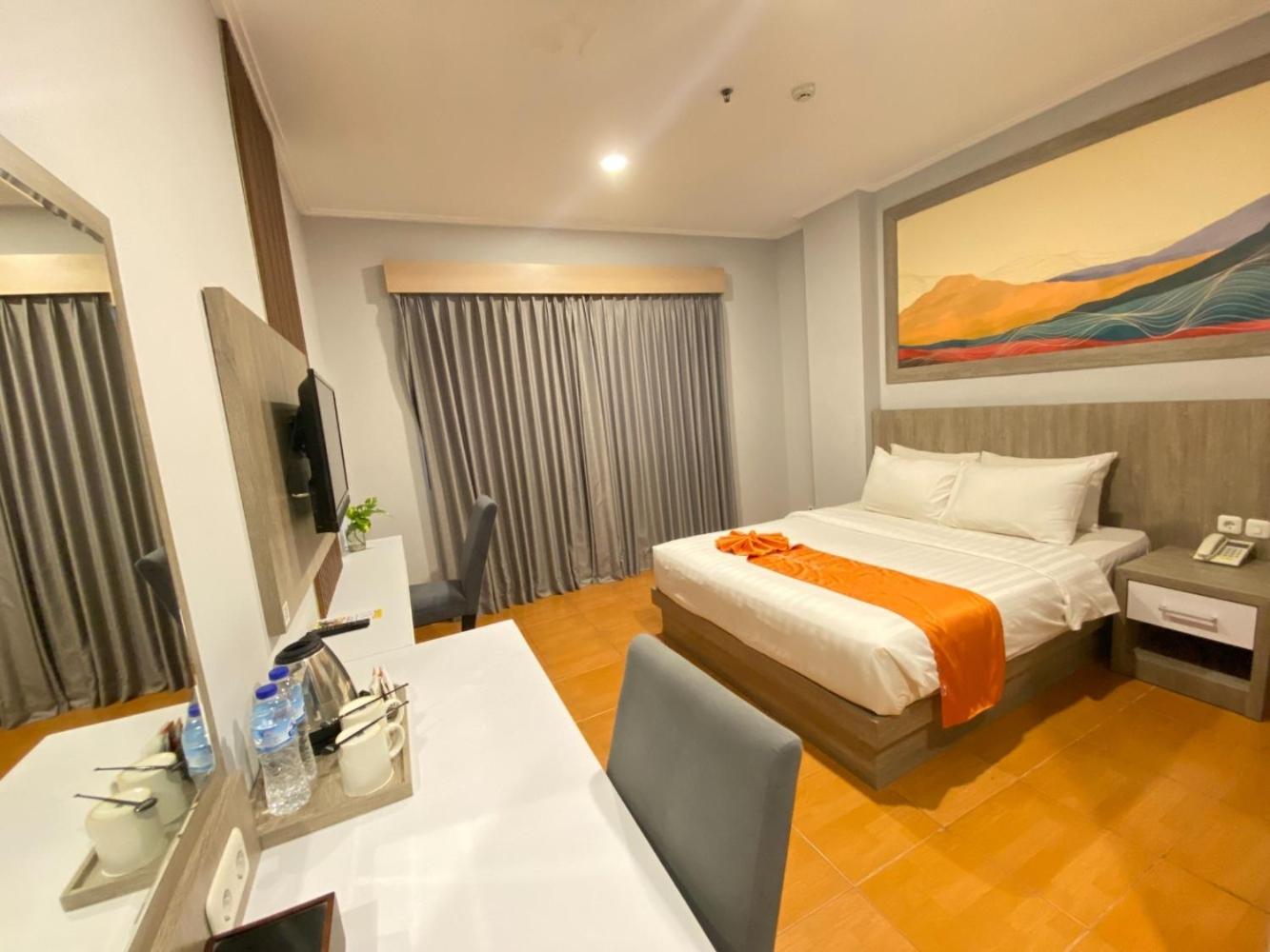 Deluxe Queen Room