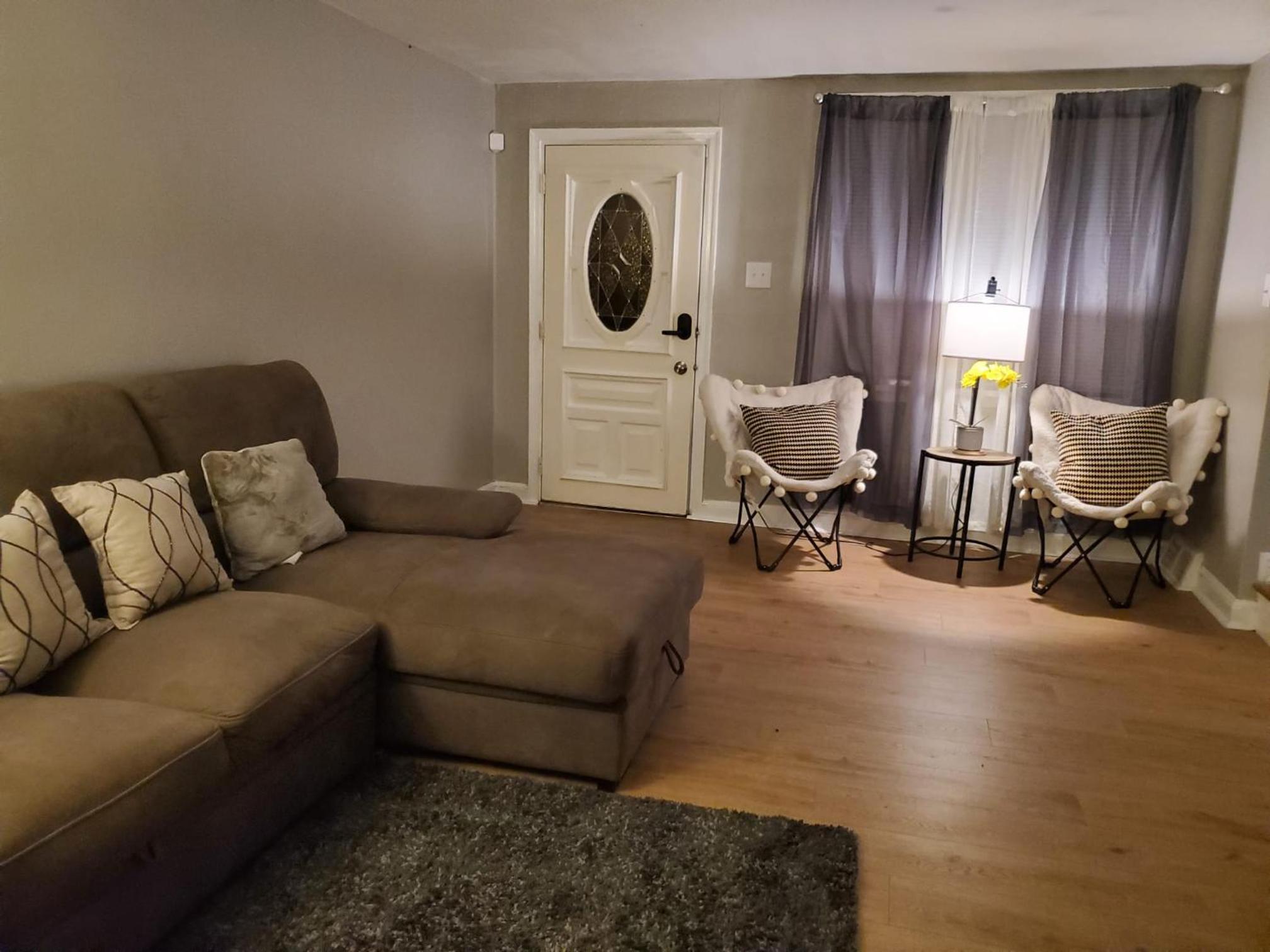 Three-Bedroom House photo 3