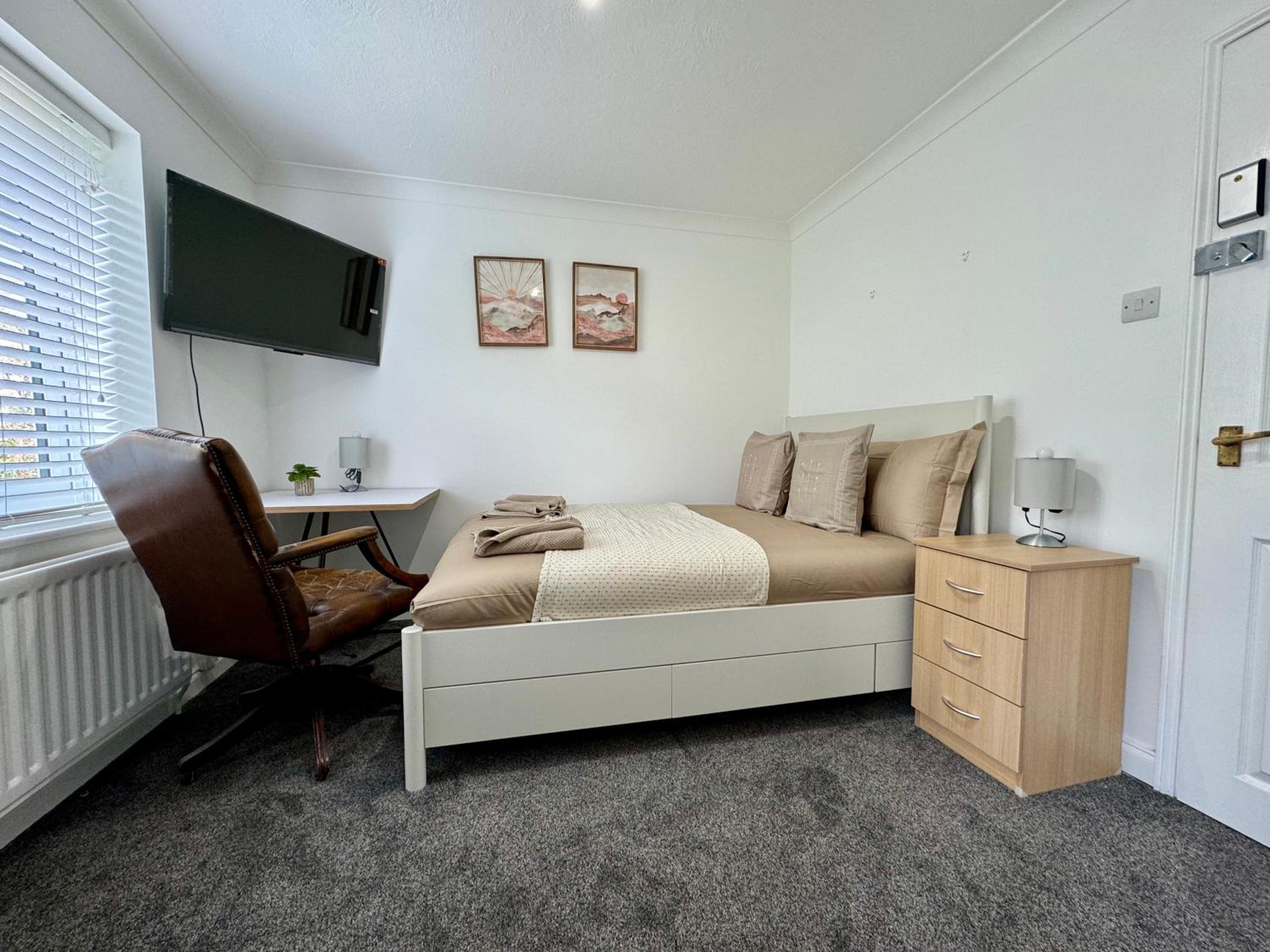 Double Room with Private Bathroom photo 3