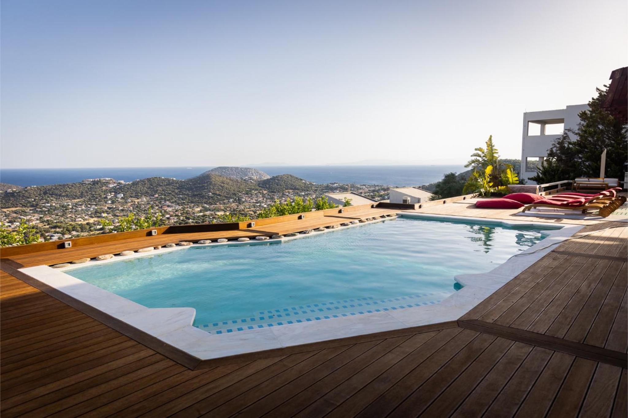 Four-Bedroom Villa with Private Pool and Sea View - Photo 39