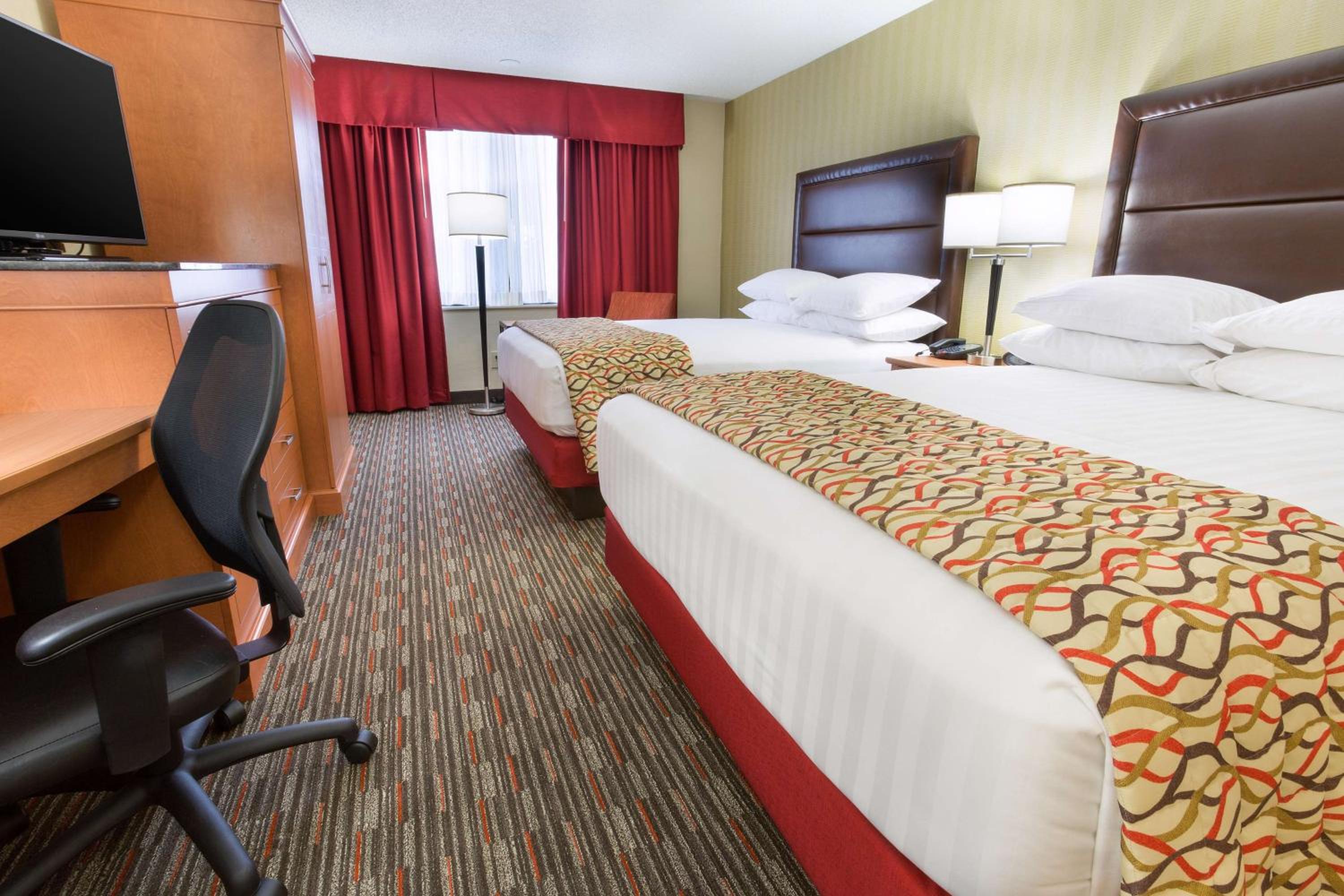 Deluxe Queen Room with Two Queen Beds - View, Upper Floor photo 2