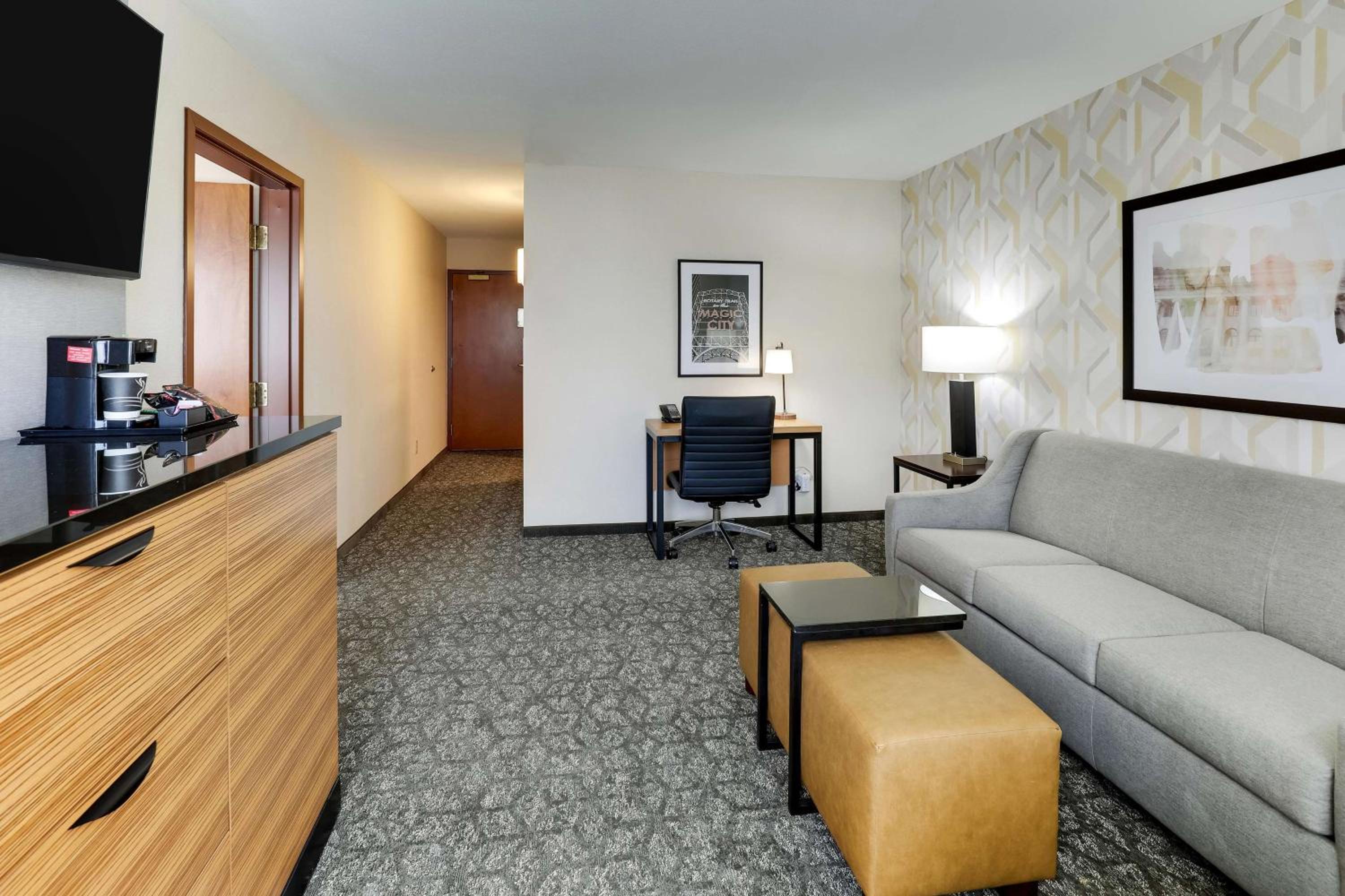 Superior King Suite photo 3