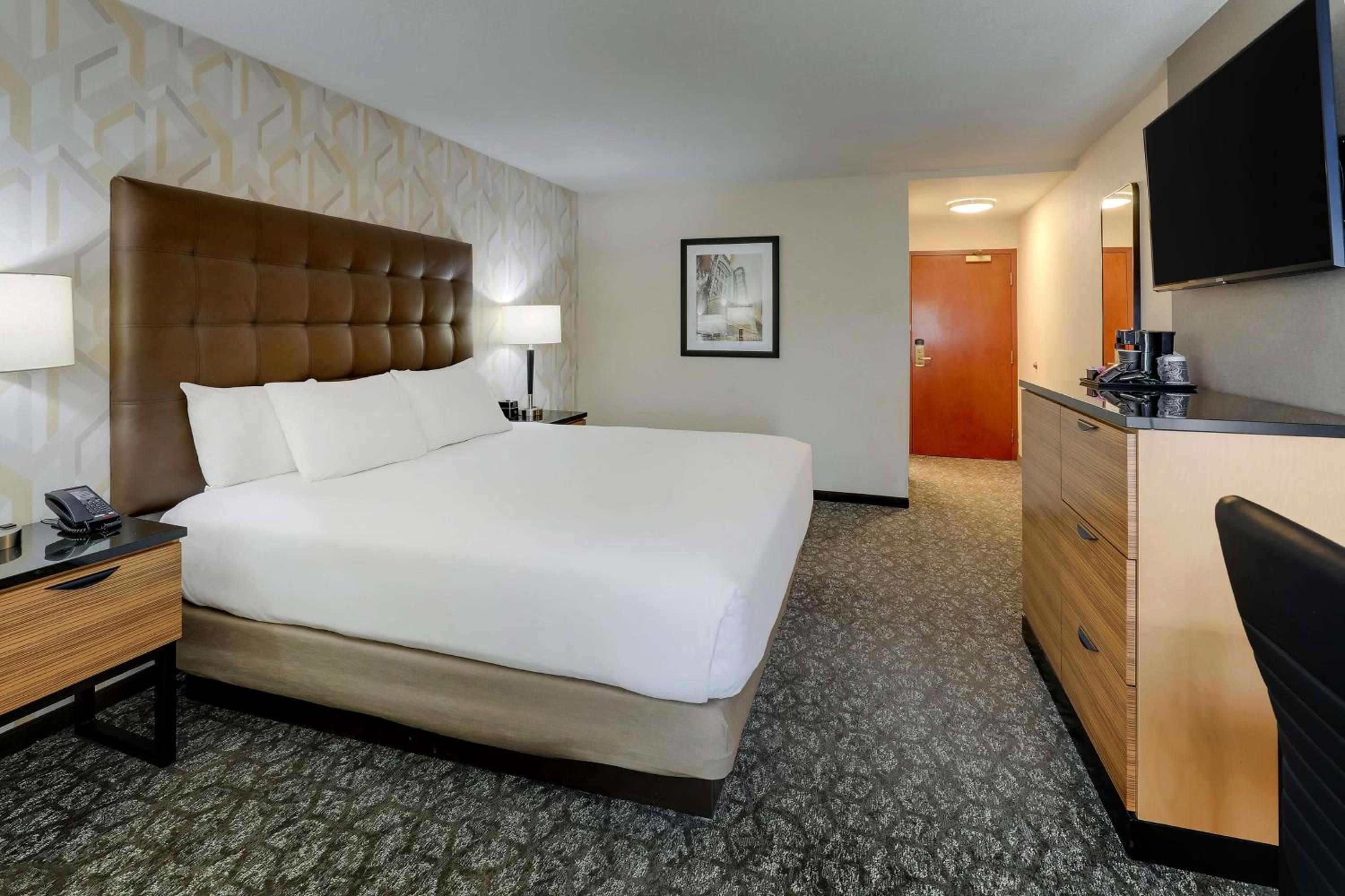 Deluxe King Room photo 3