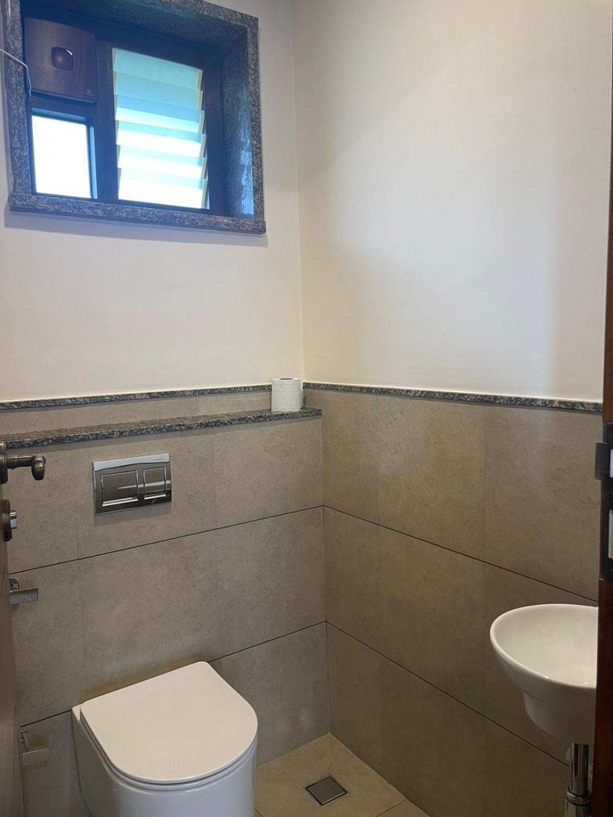 Suite with Hot Tub photo 2
