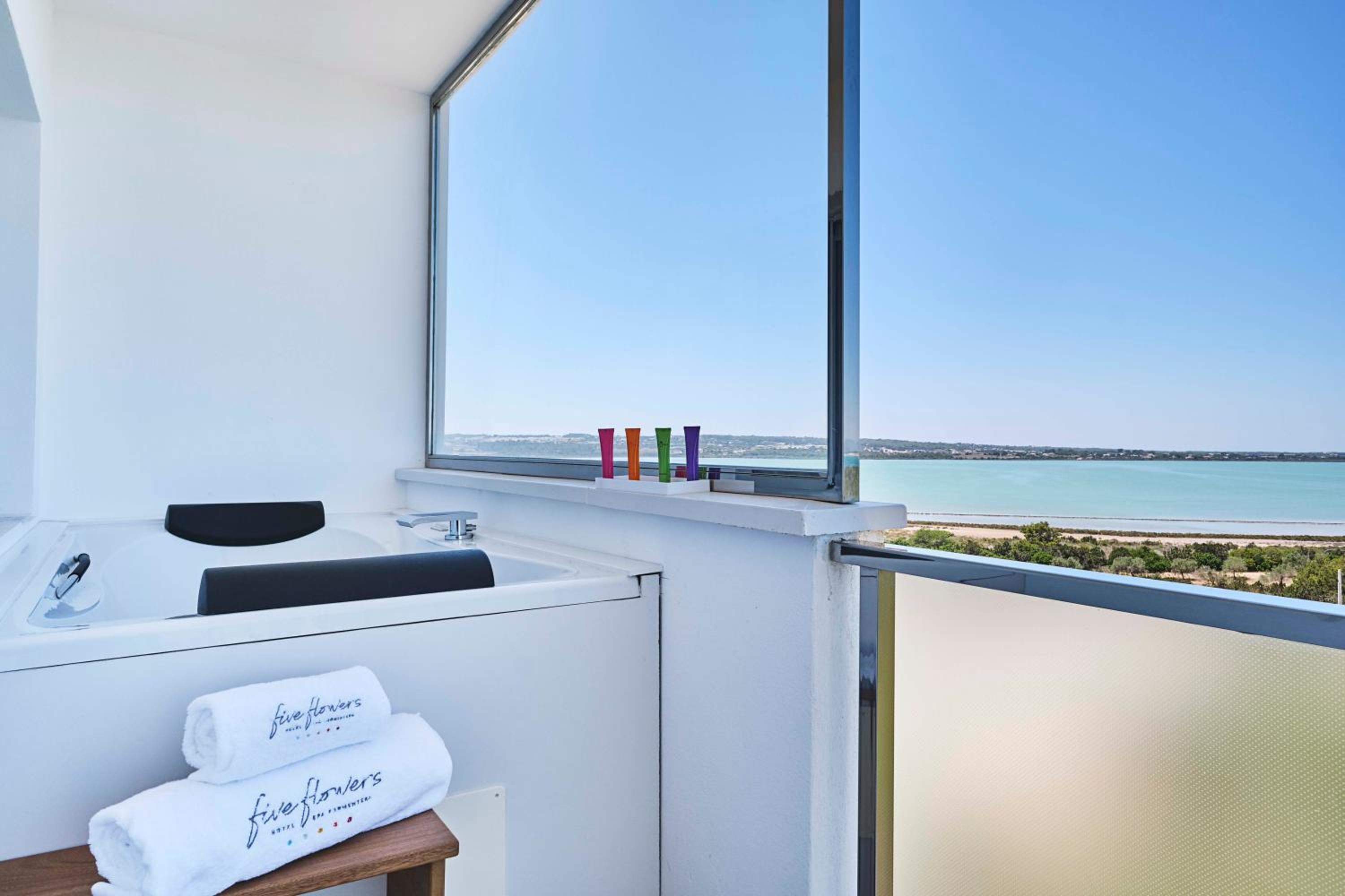 Gran Suite con Vista al Atardecer photo