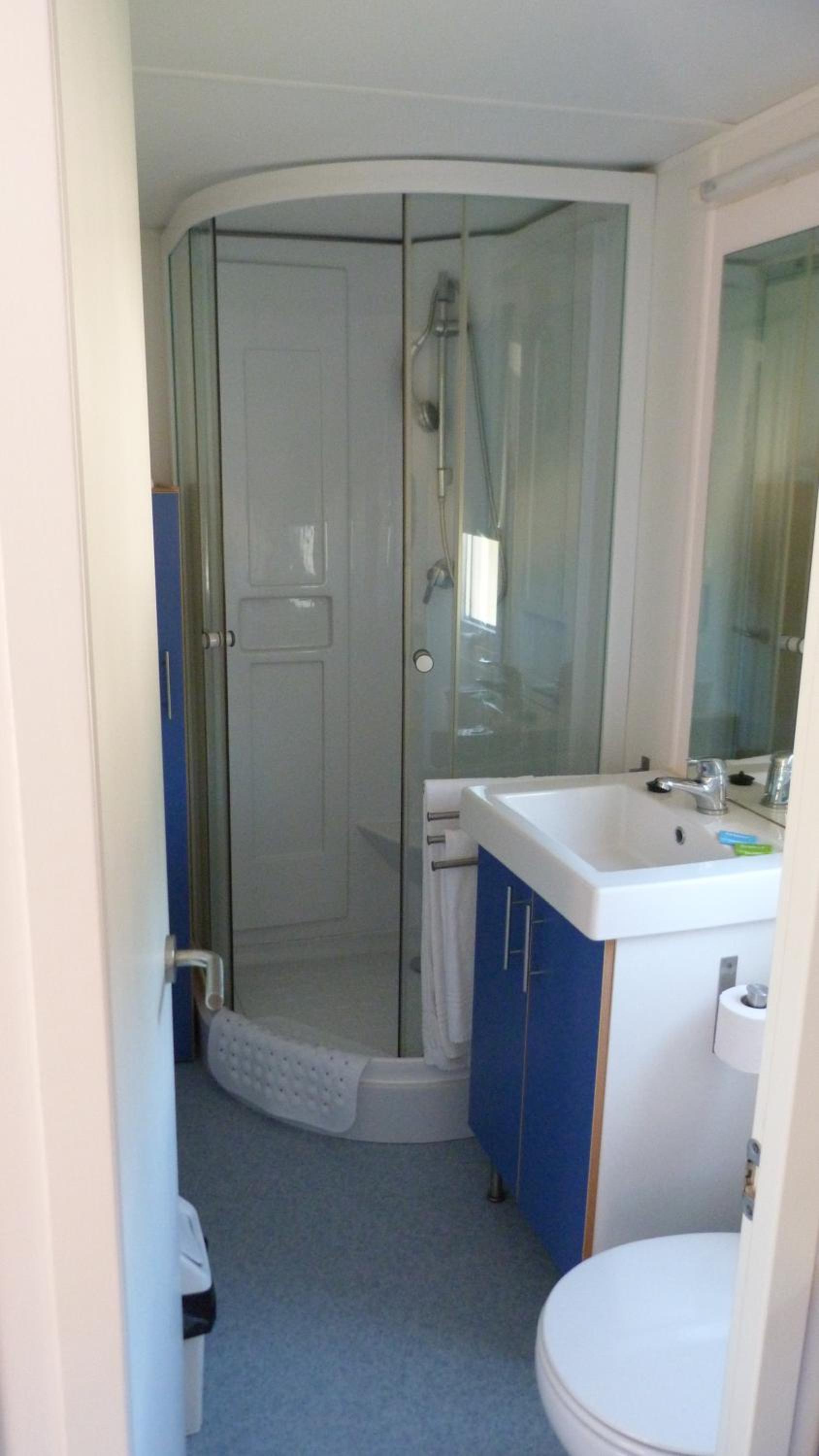 Mobile Home photo 3