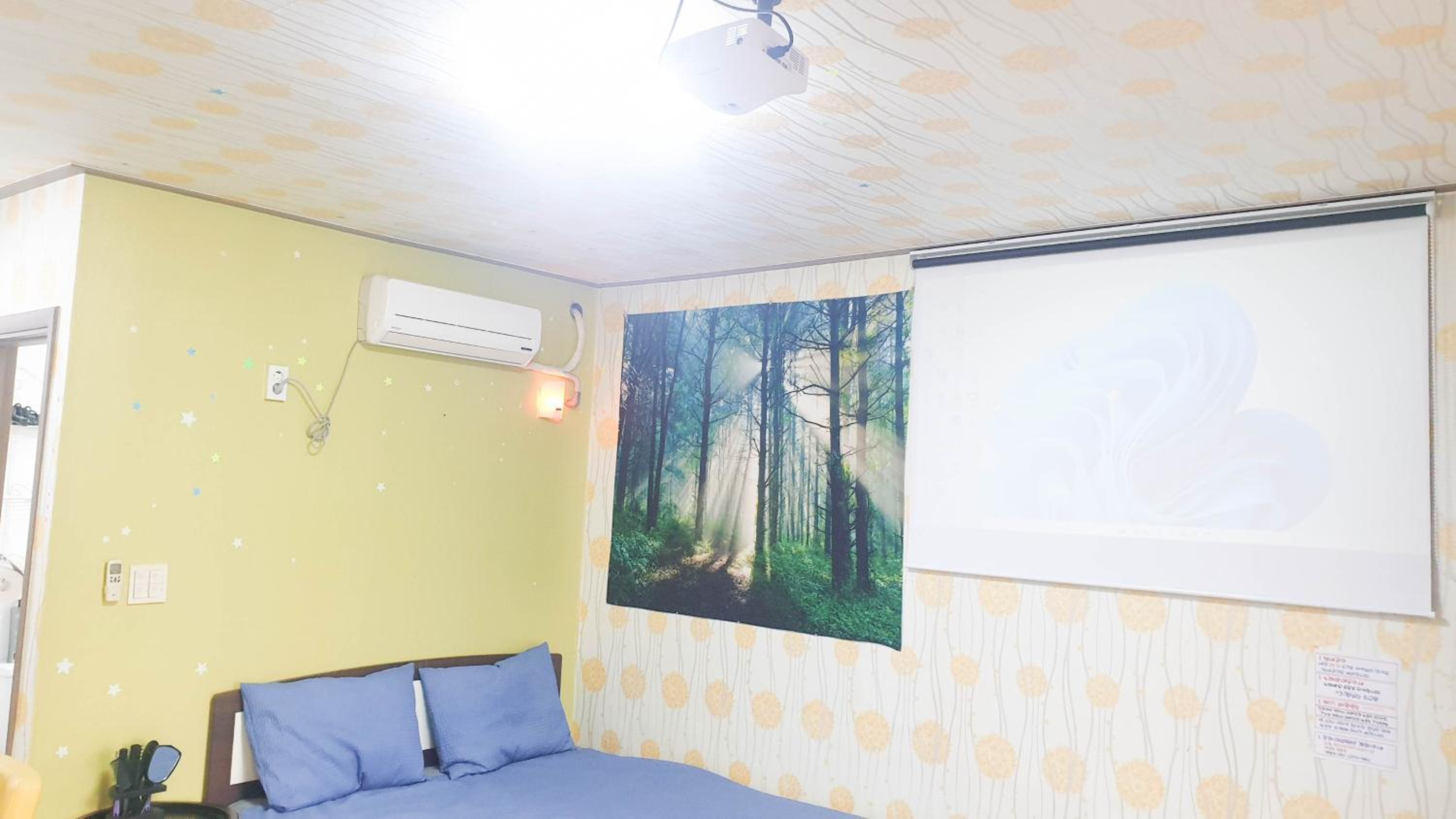 Queen Room with Garden View - Photo 13