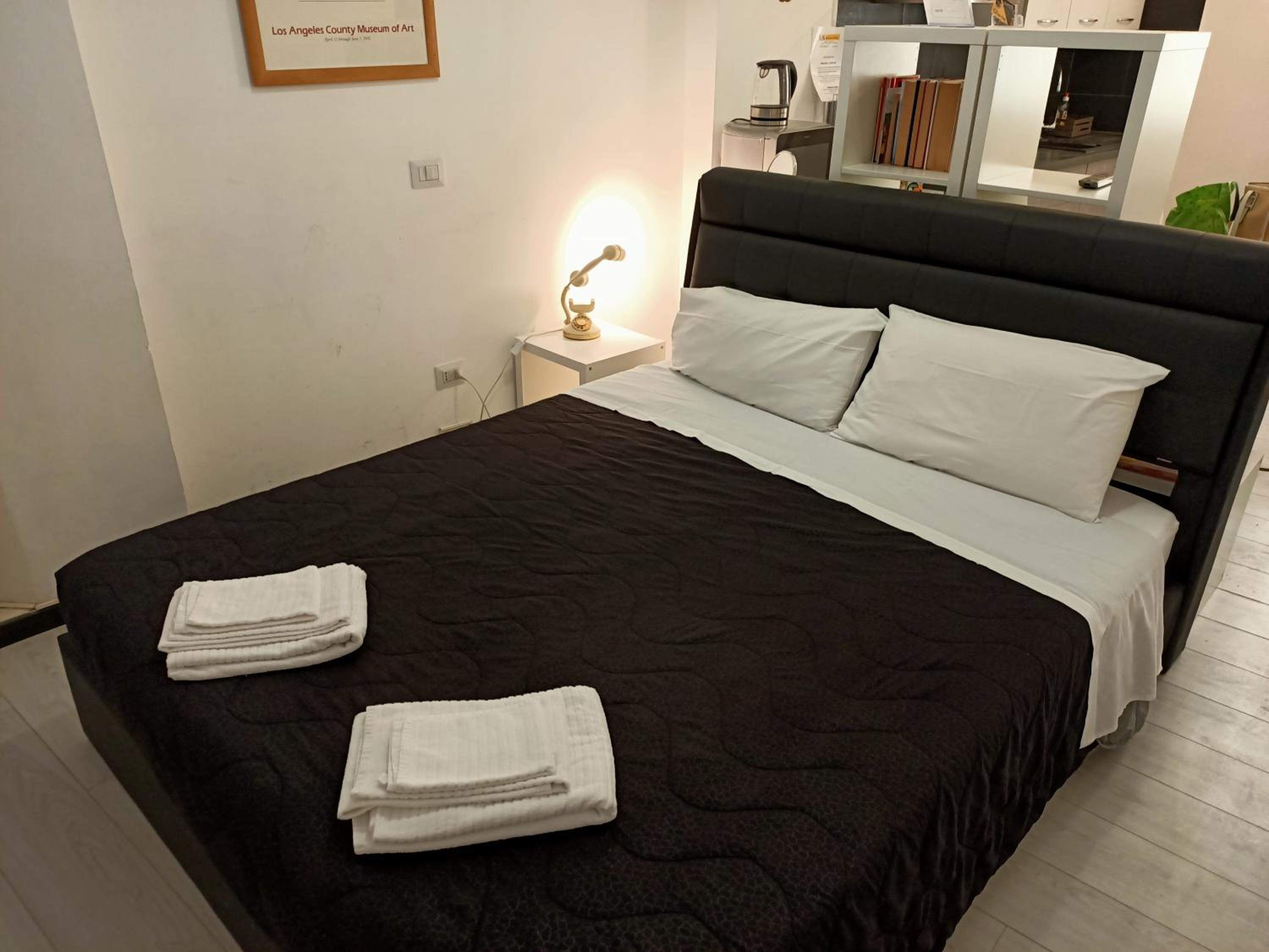 One-Bedroom Apartment - Photo 7