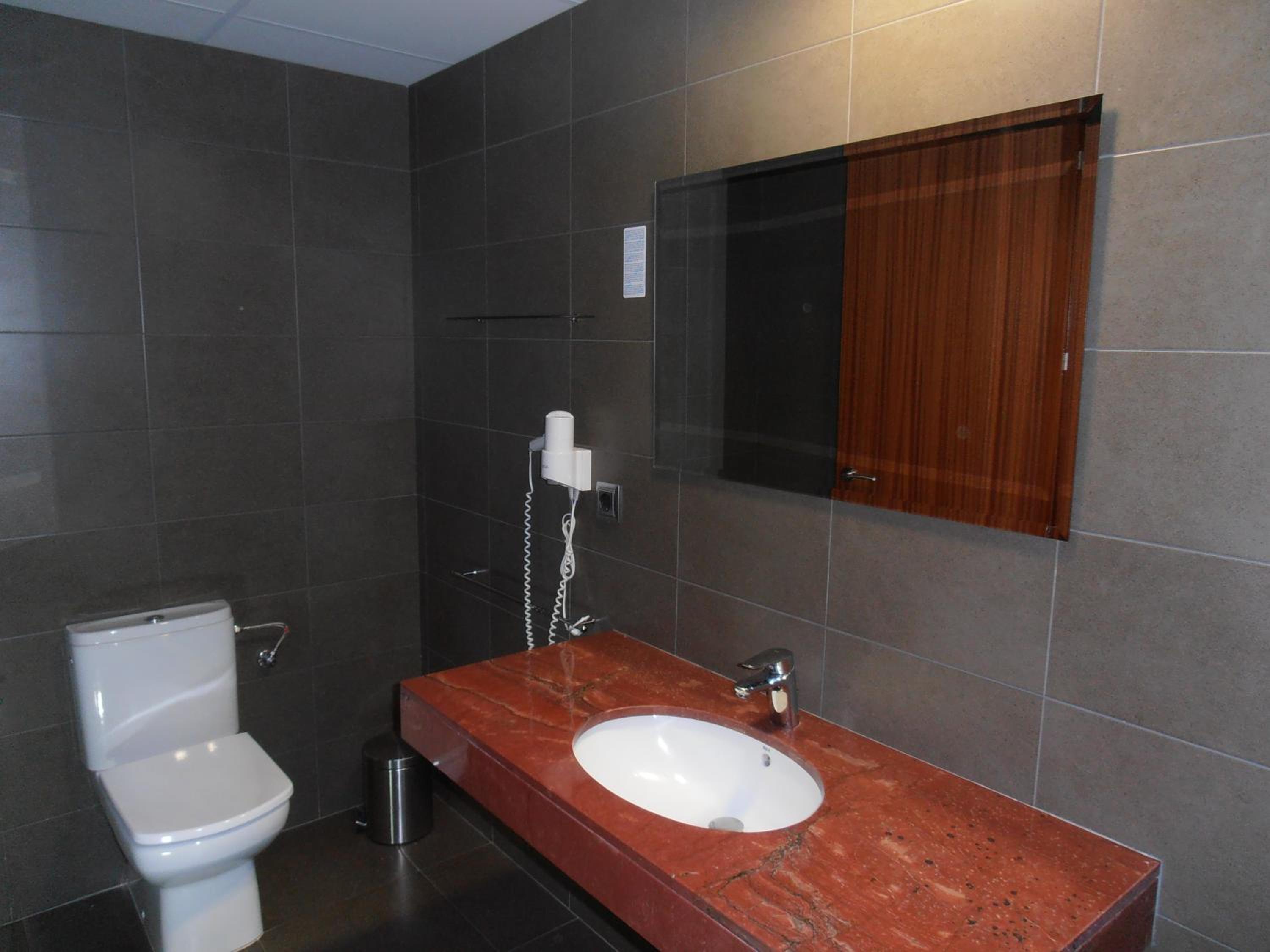 Superior Double Room with Balcony and River View - Photo 9