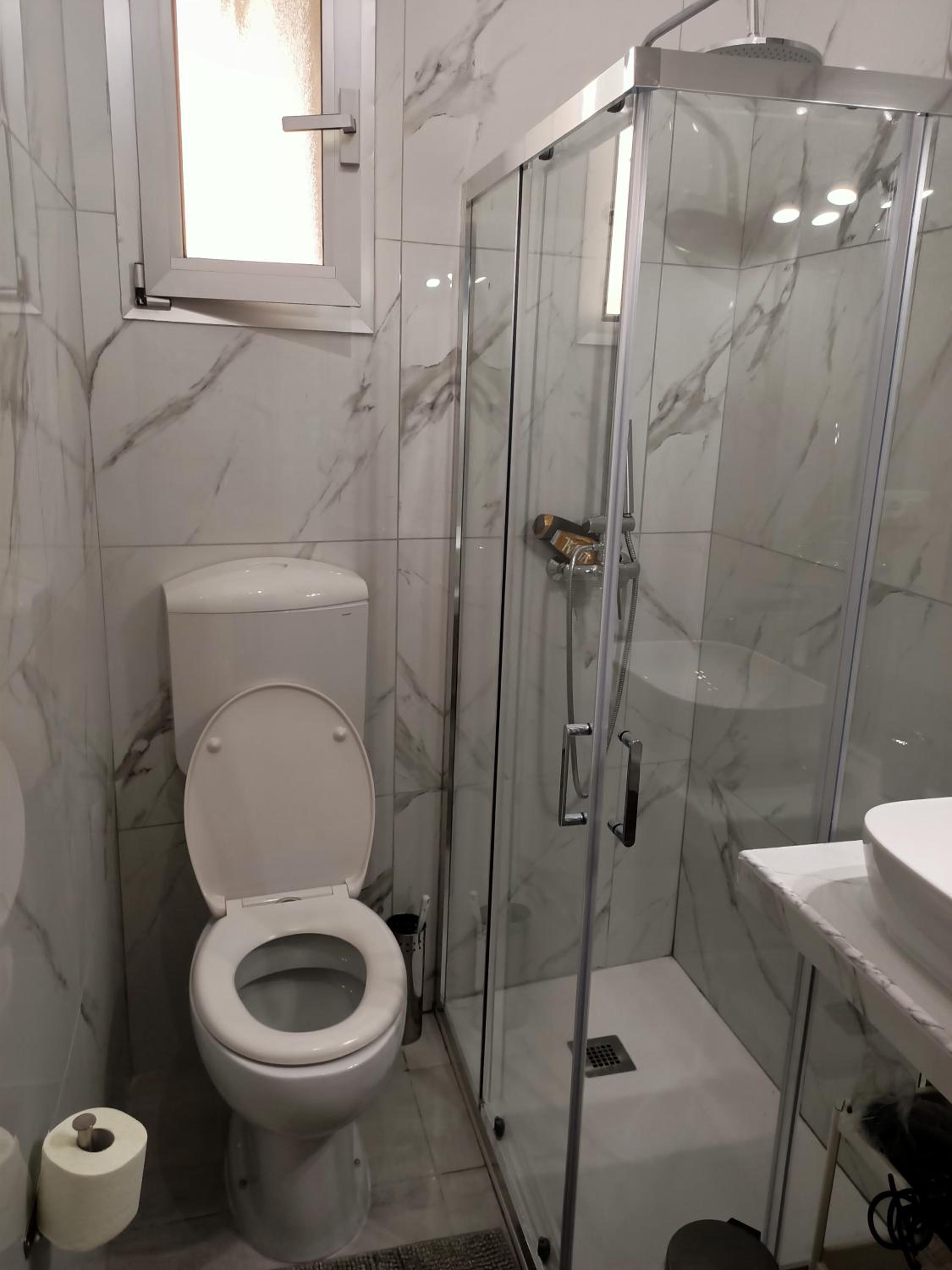 One-Bedroom Apartment - Photo 15