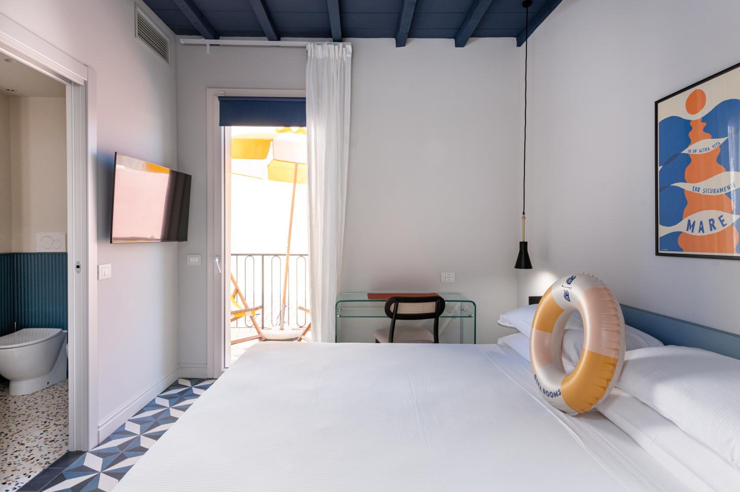 King Room with Balcony photo 3