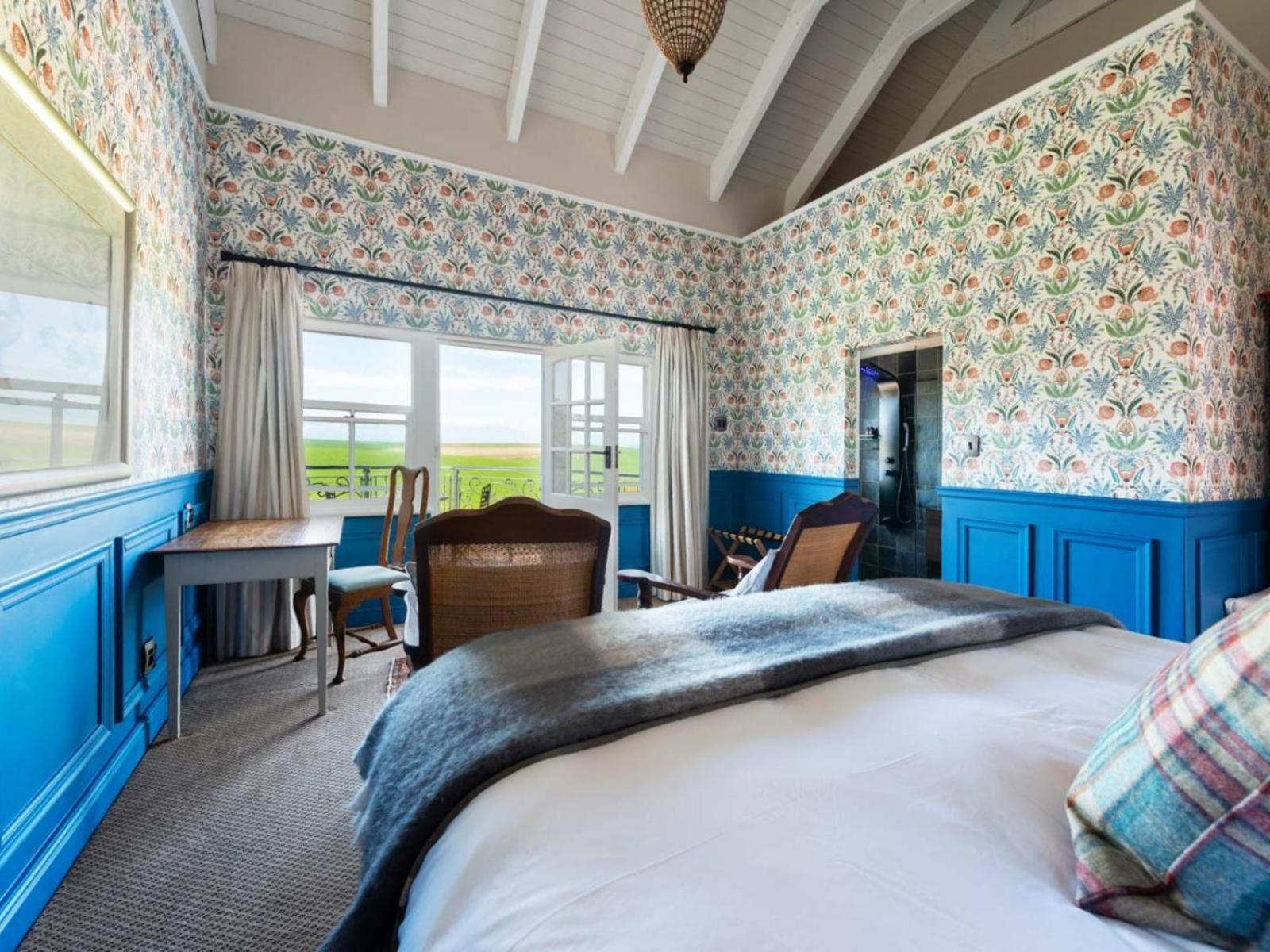 Deluxe King Room photo 2