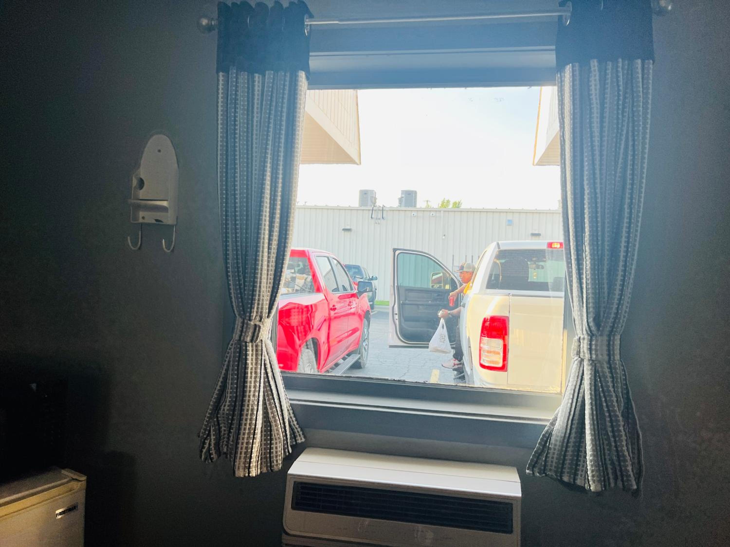 Queen Room - Non-Smoking photo 2