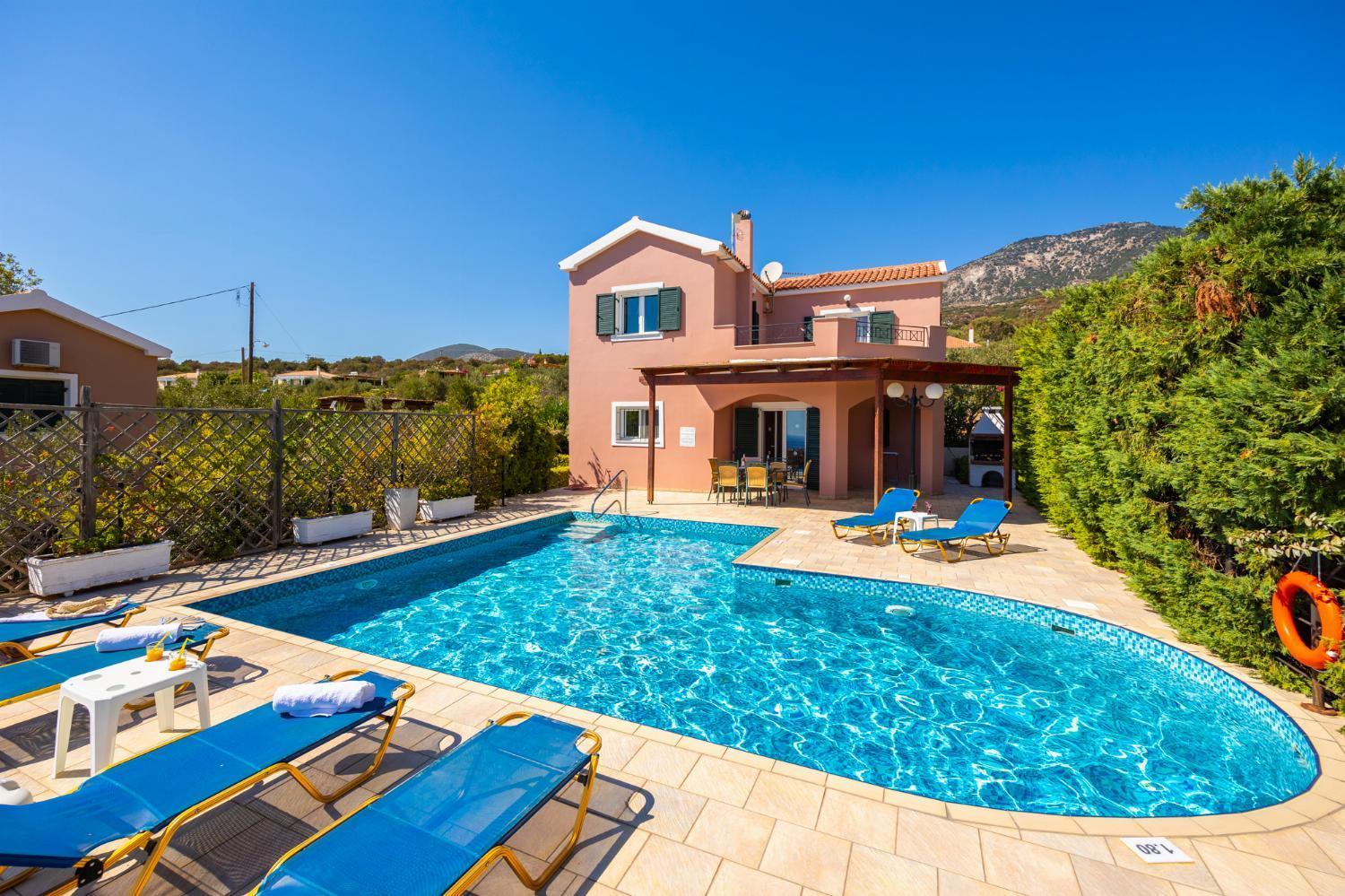 Villa photo 3