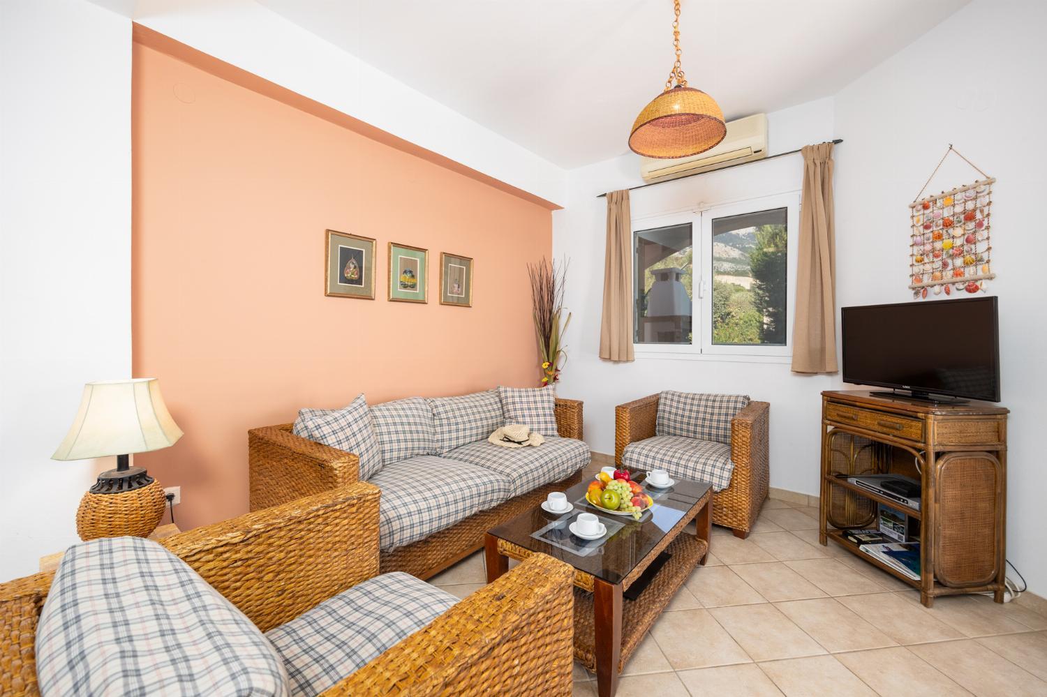 Villa photo 1