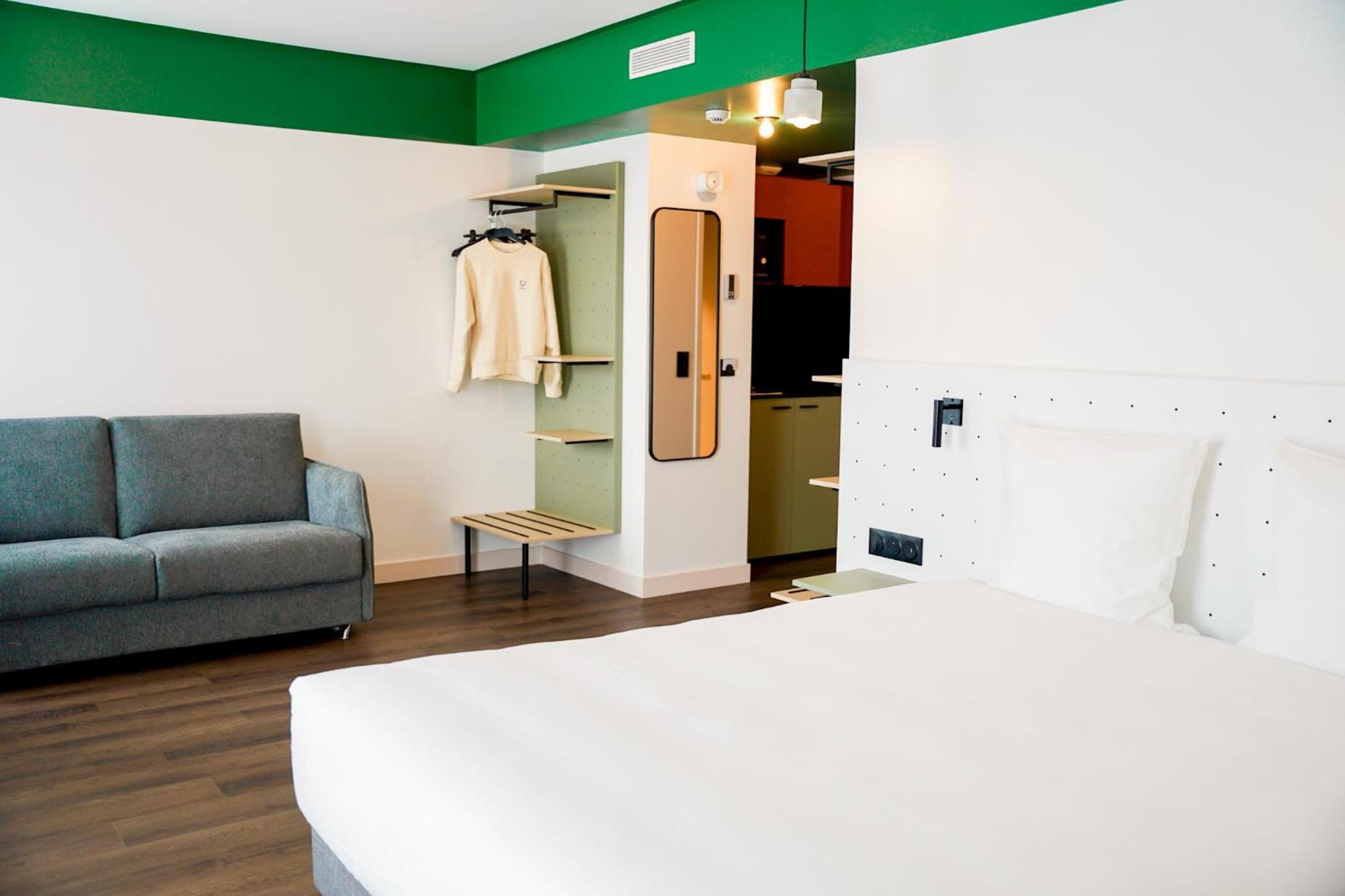 Executive Studio with Double Bed and Sofa Bed photo 2