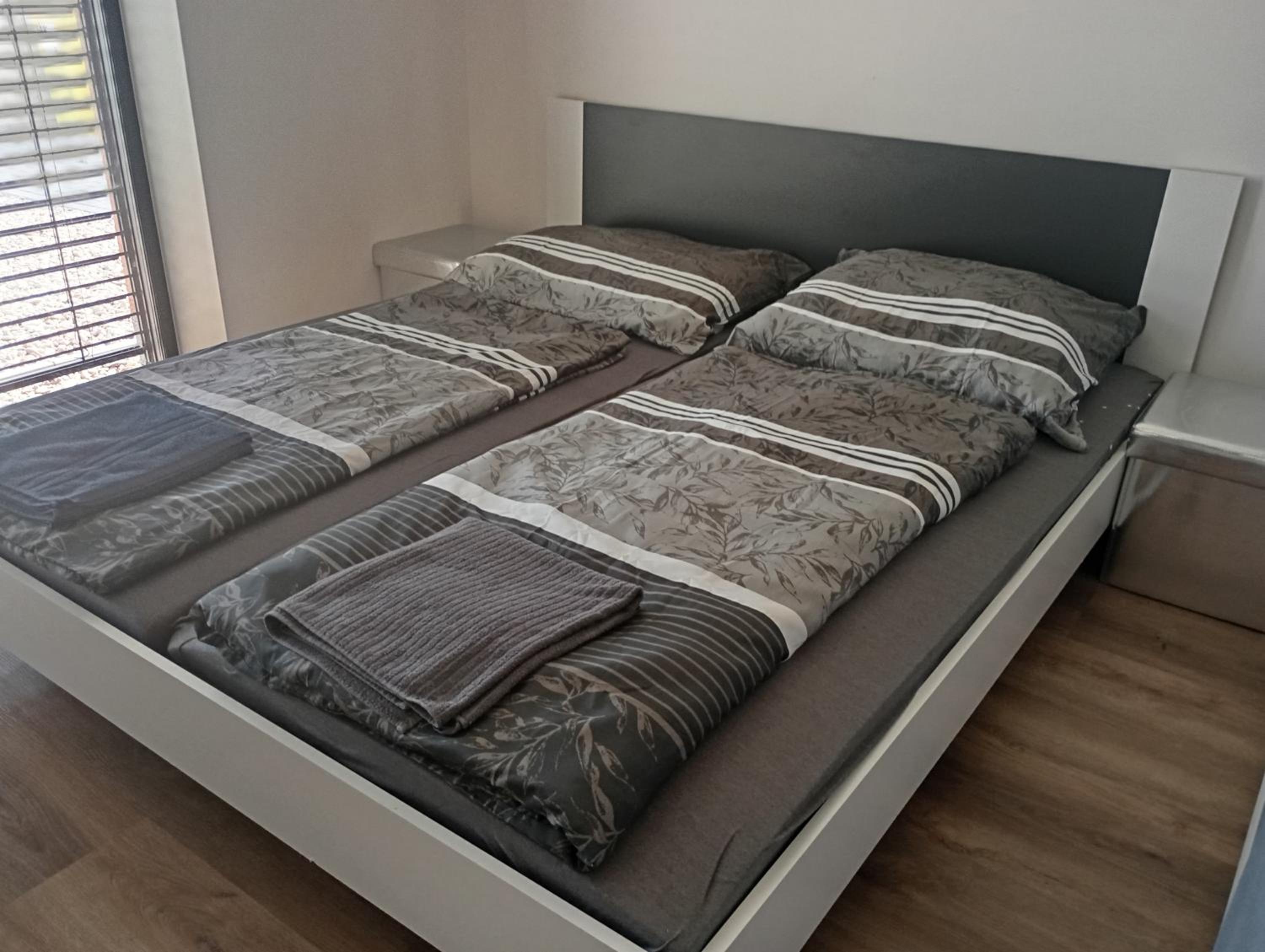 Quadruple Room - Disability Access photo 2