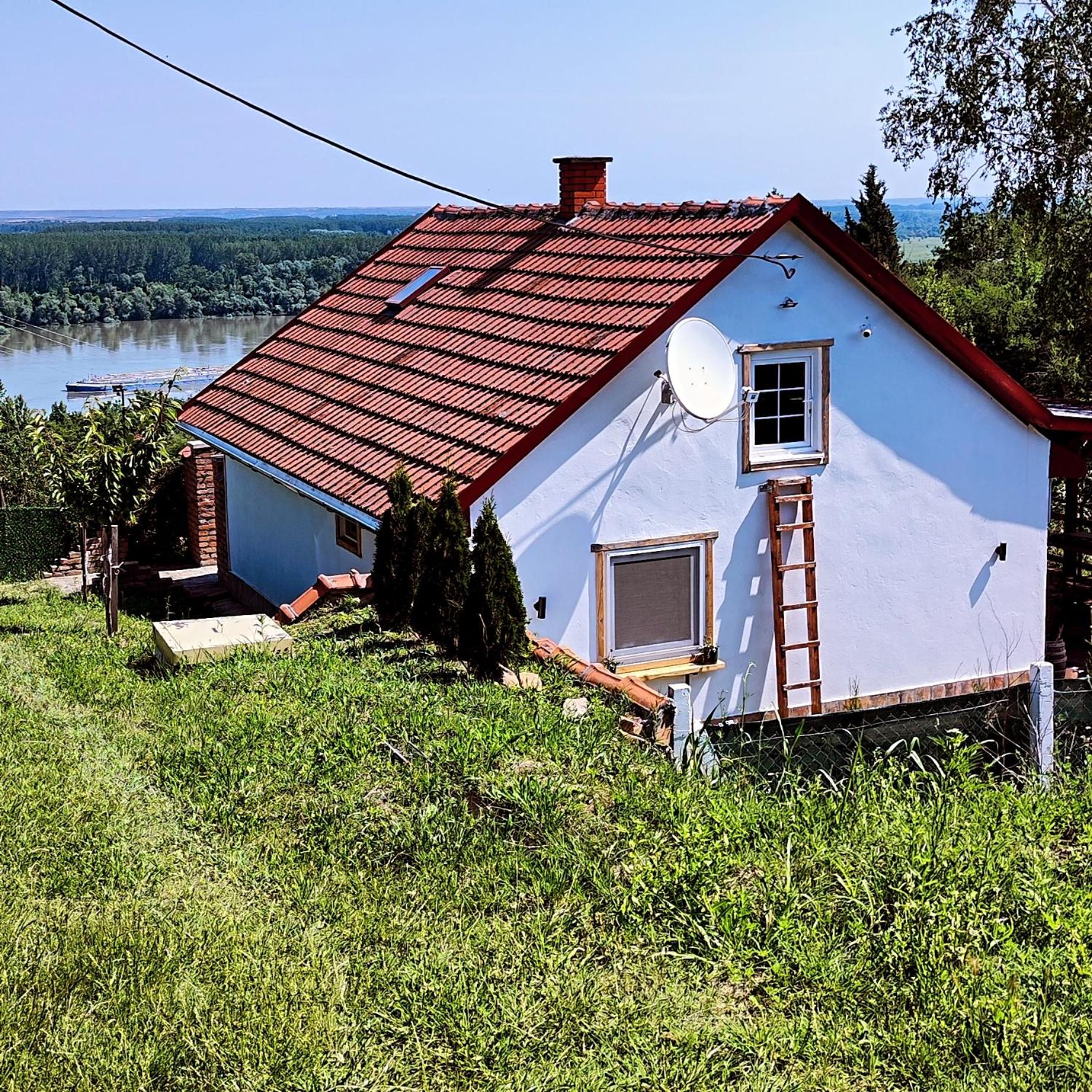 One-Bedroom House photo 2