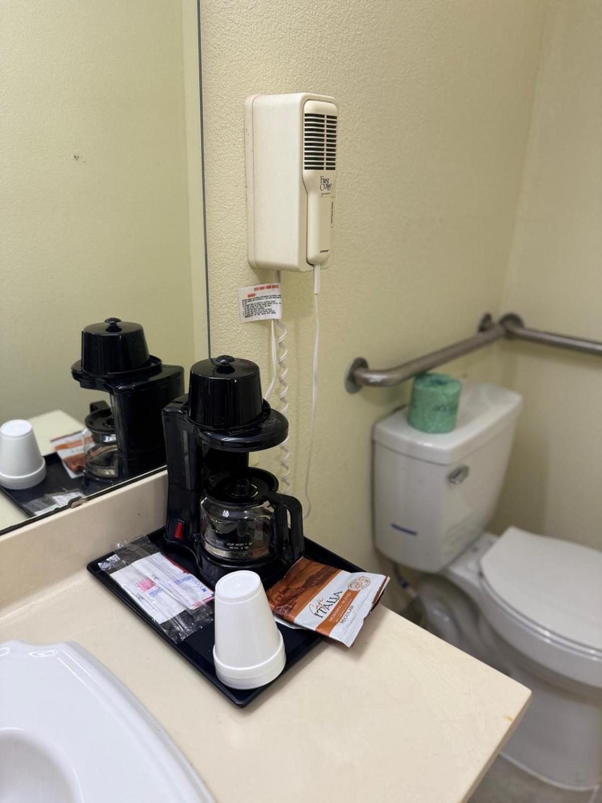 Double Room - Disability Access photo 3