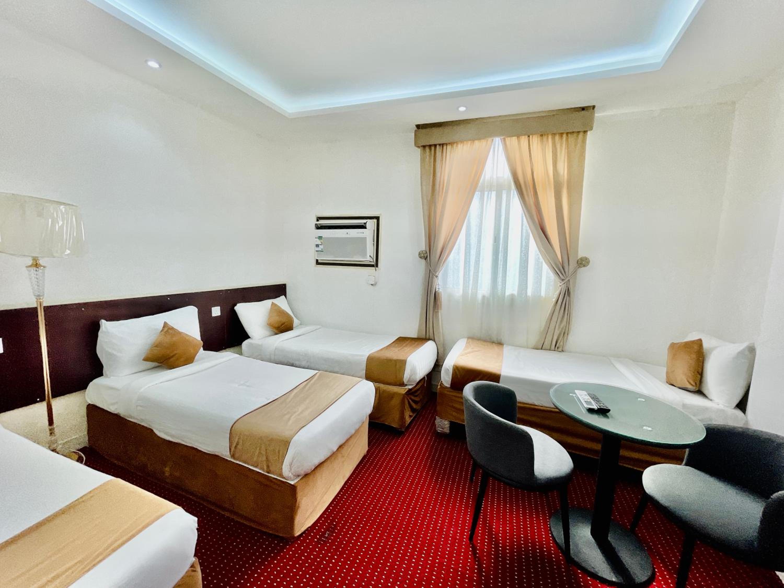 Triple Room with Private Bathroom photo 2