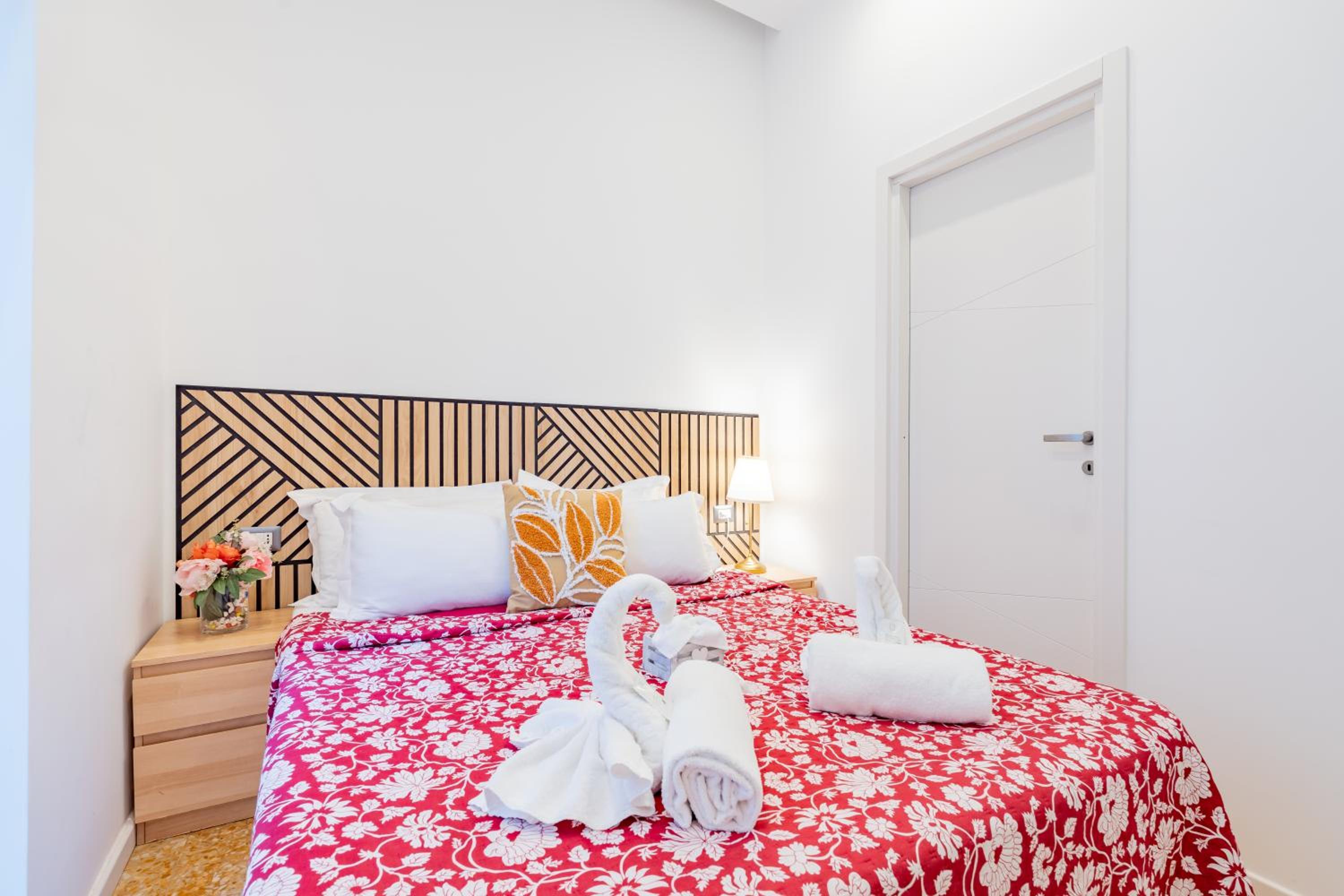 Large Double Room photo 1