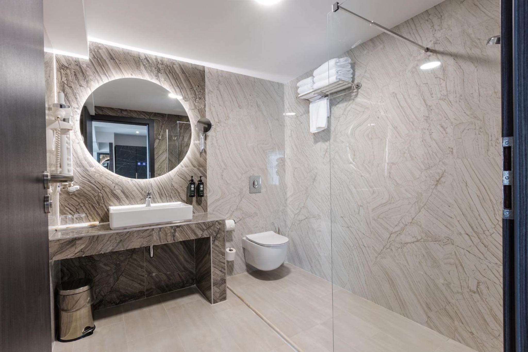 One-Bedroom Apartment - Photo 4