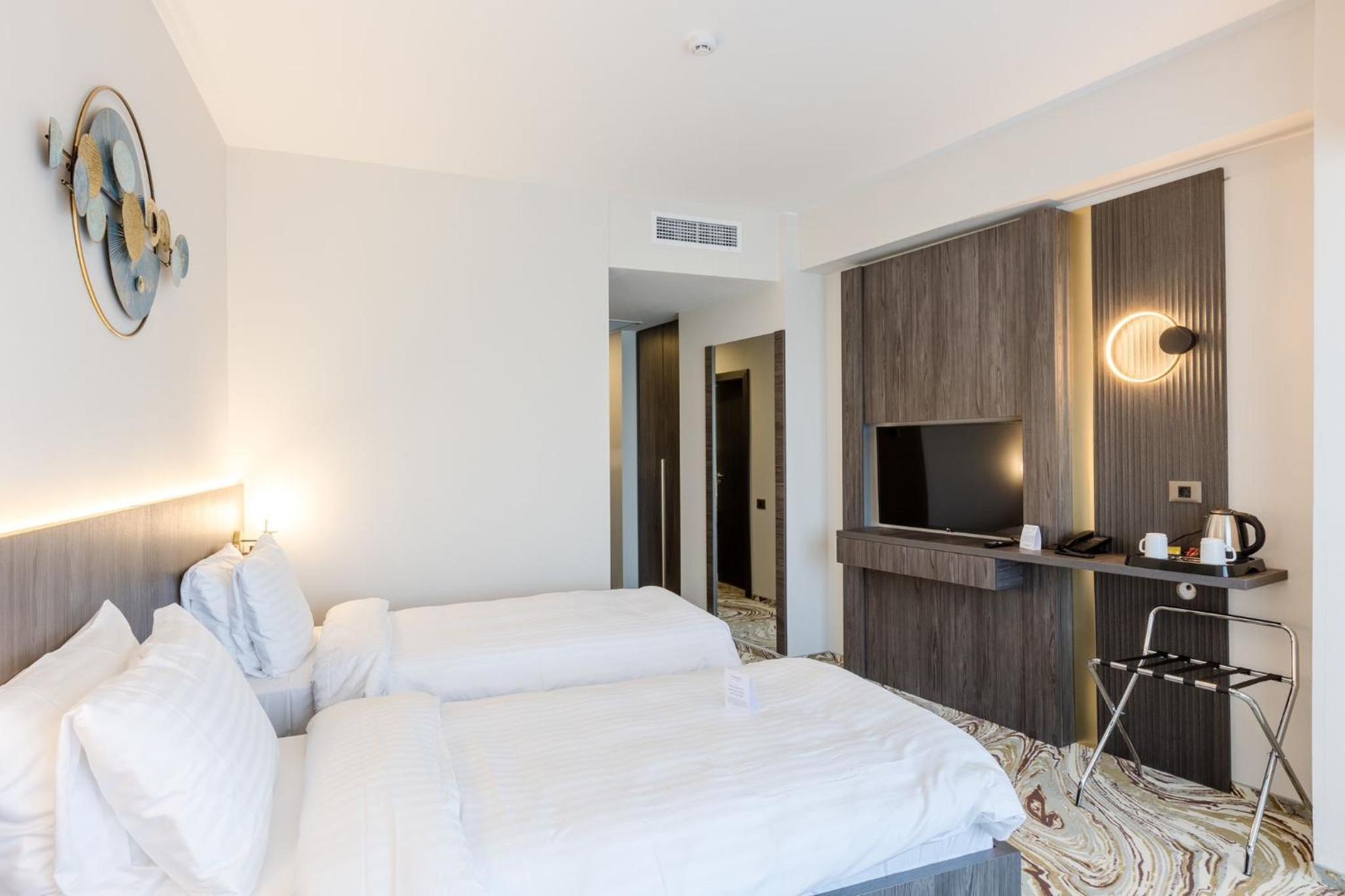 Standard Twin Room - Photo 5
