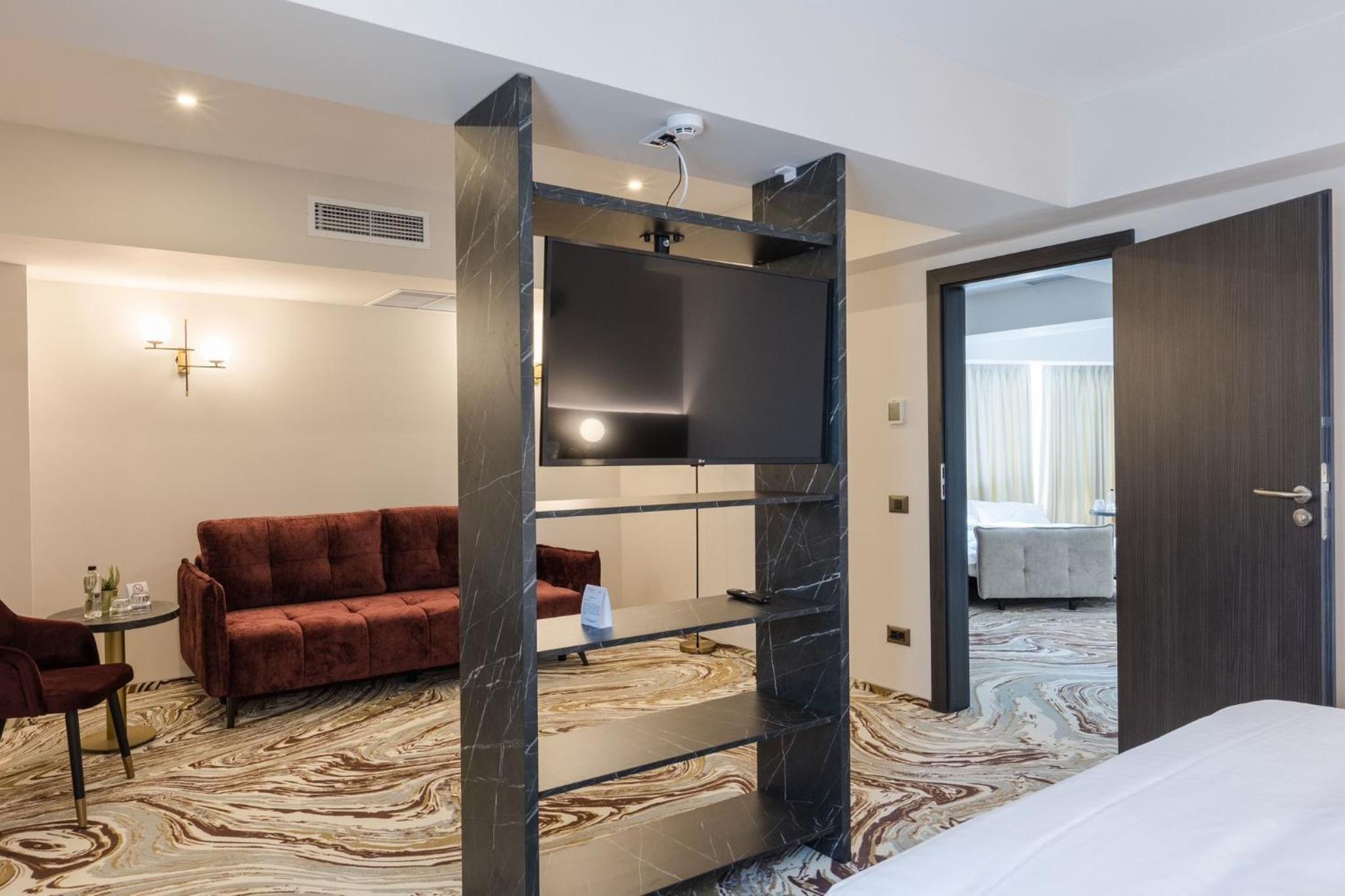 One-Bedroom Apartment - Photo 5