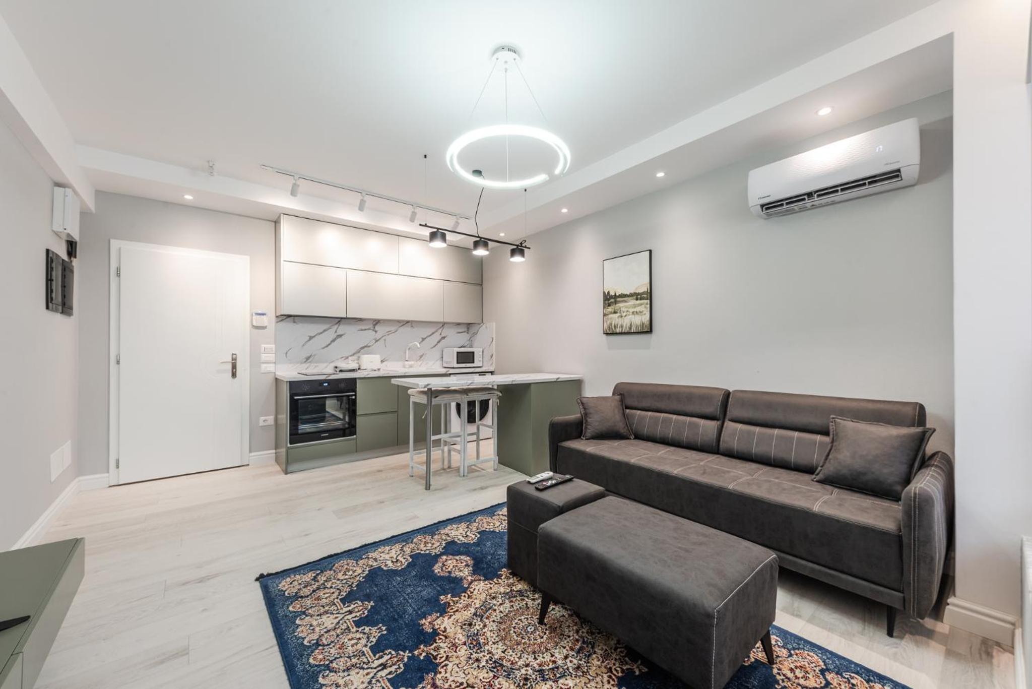 Deluxe One-Bedroom Apartment with Garden View