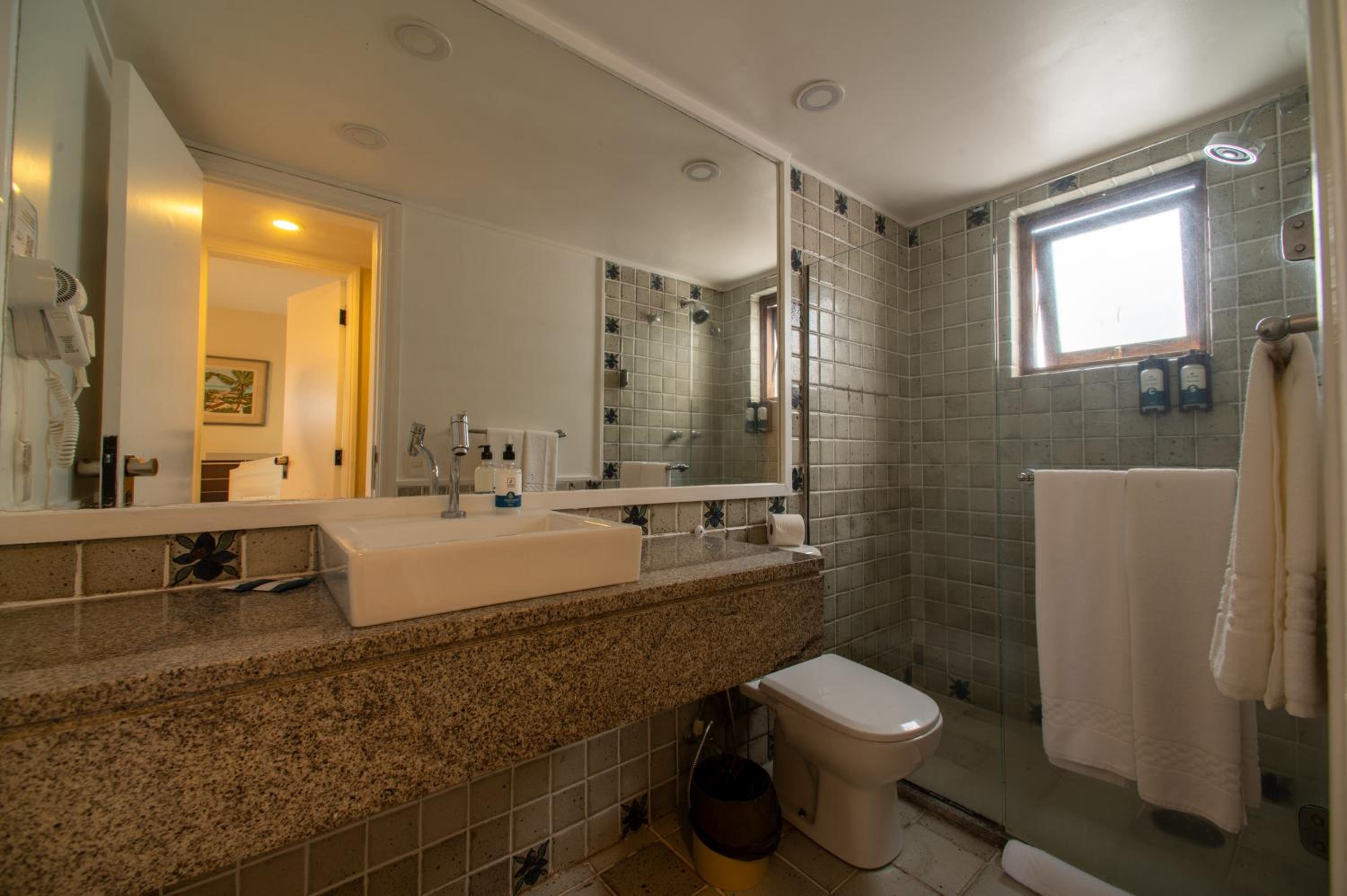 Superior Family Apartment - Split Level with Balcony and Sea view with living room