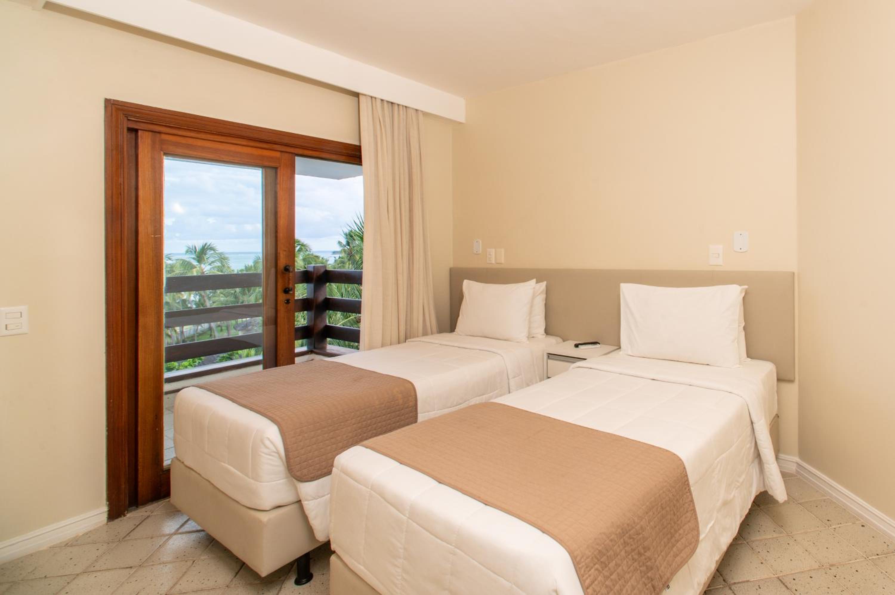 Superior Family Apartment - Split Level with Balcony and Sea view with living room