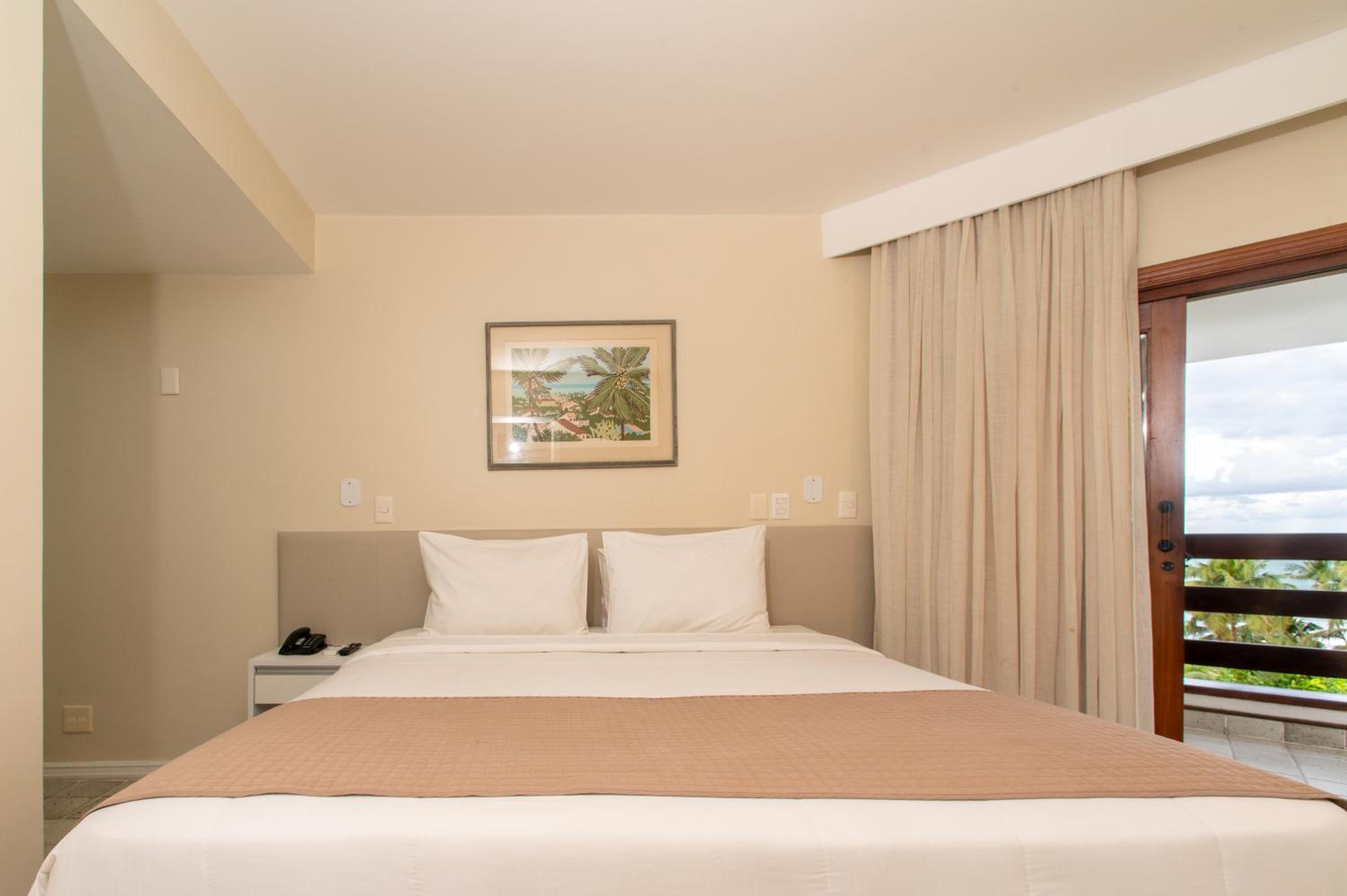 Superior Family Apartment - Split Level with Balcony and Sea view with living room
