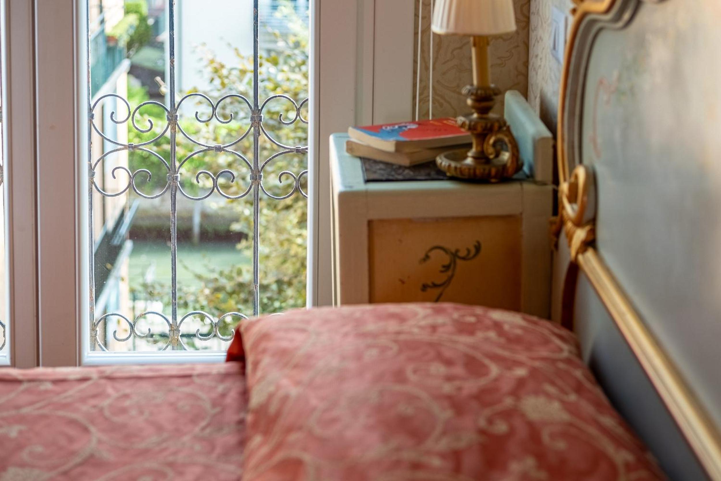 Standard Double Room - Photo 5