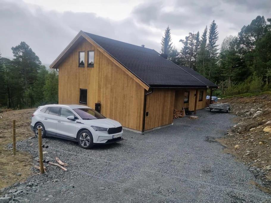 Four-Bedroom House photo 2