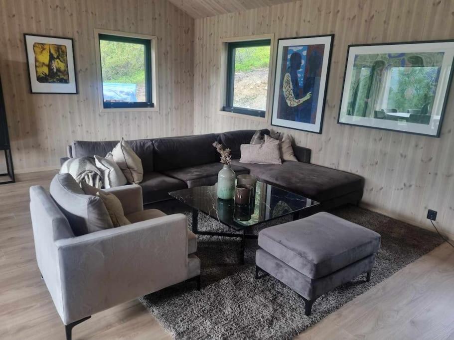 Four-Bedroom House photo 1