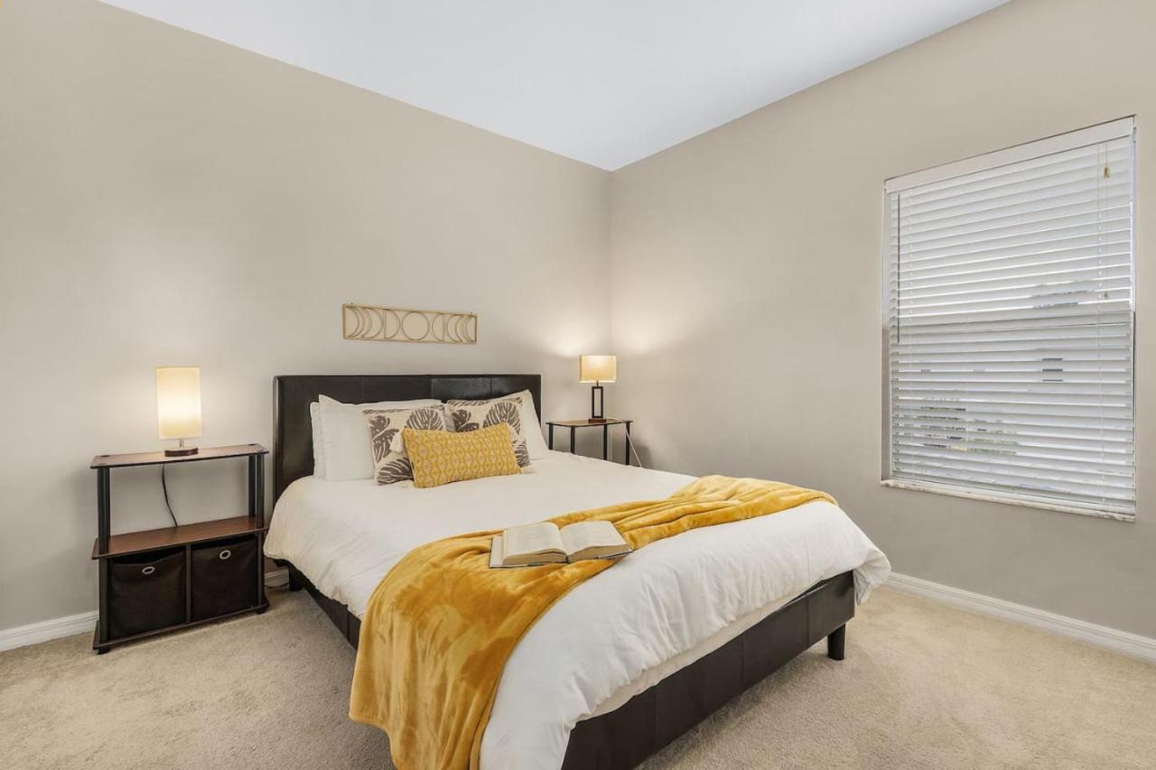 Two-Bedroom House photo 3