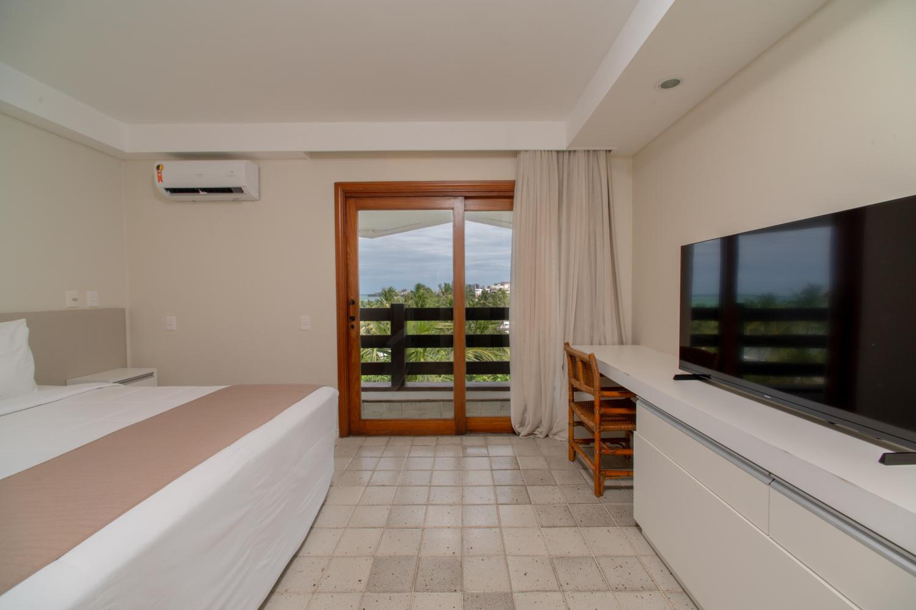 Premium Family Apartment - Split Level with Balcony and Front Sea View with living room thumbnail 6