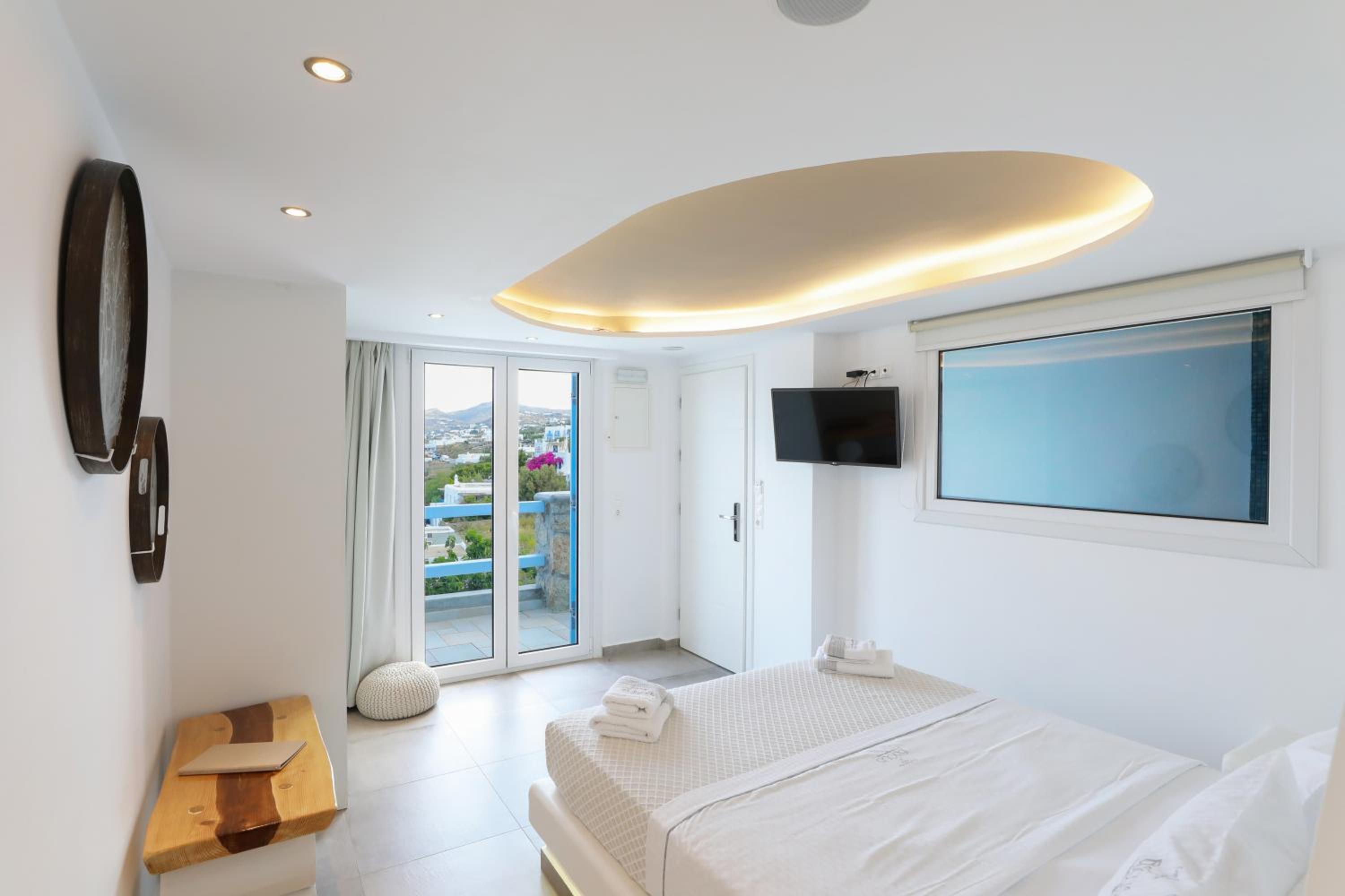 Junior Suite with Indoor Jacuzzi photo 1