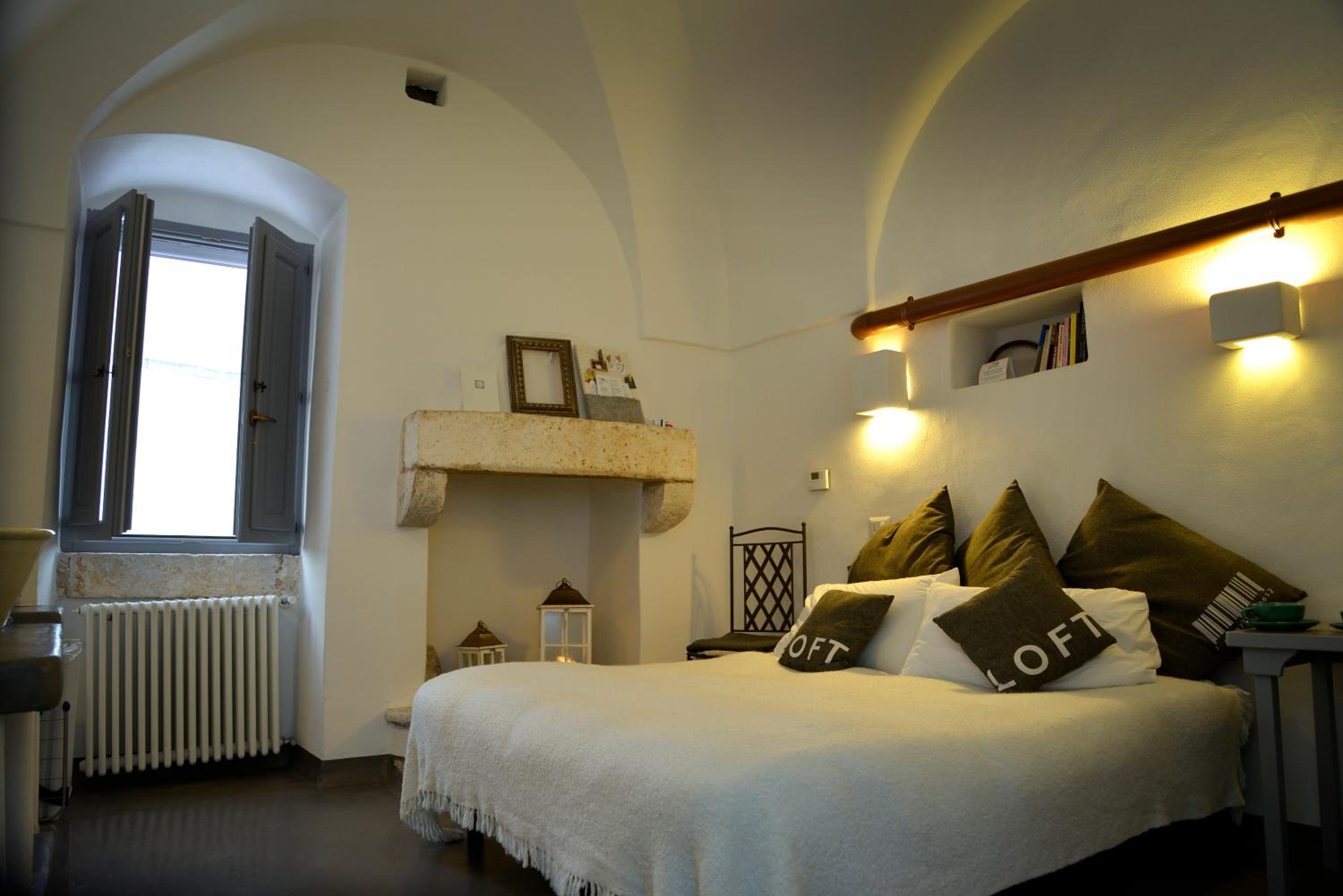 Deluxe Studio